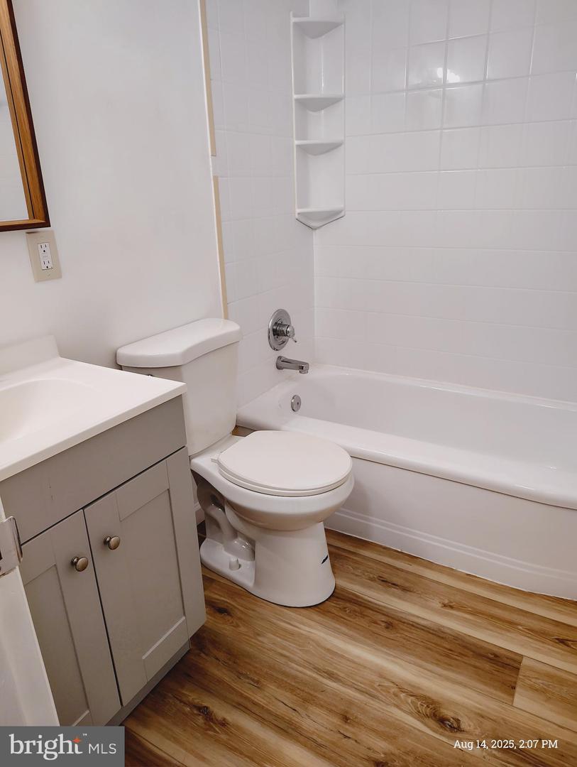 1326 EAST LONGVIEW DR, WOODBRIDGE, Virginia 22191, 6 Bedrooms Bedrooms, 9 Rooms Rooms,3 BathroomsBathrooms,Residential,For sale,1326 EAST LONGVIEW DR,VAPW2101732 MLS # VAPW2101732