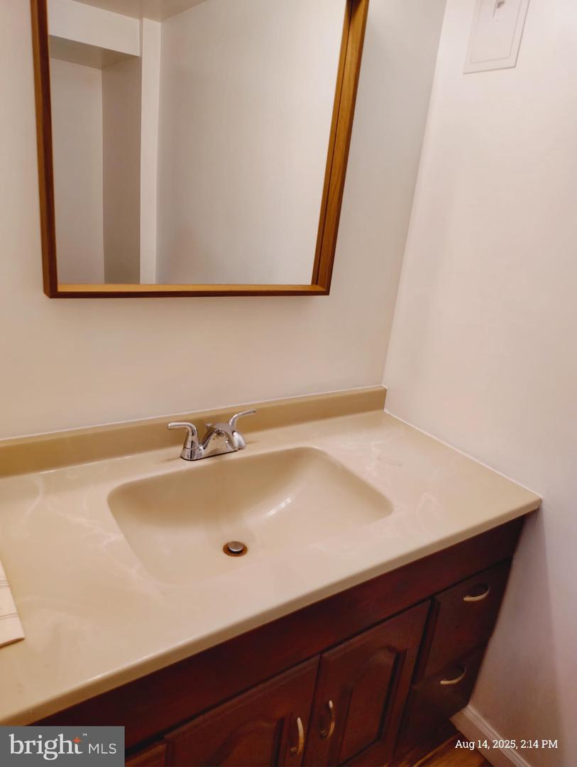 1326 EAST LONGVIEW DR, WOODBRIDGE, Virginia 22191, 6 Bedrooms Bedrooms, 9 Rooms Rooms,3 BathroomsBathrooms,Residential,For sale,1326 EAST LONGVIEW DR,VAPW2101732 MLS # VAPW2101732