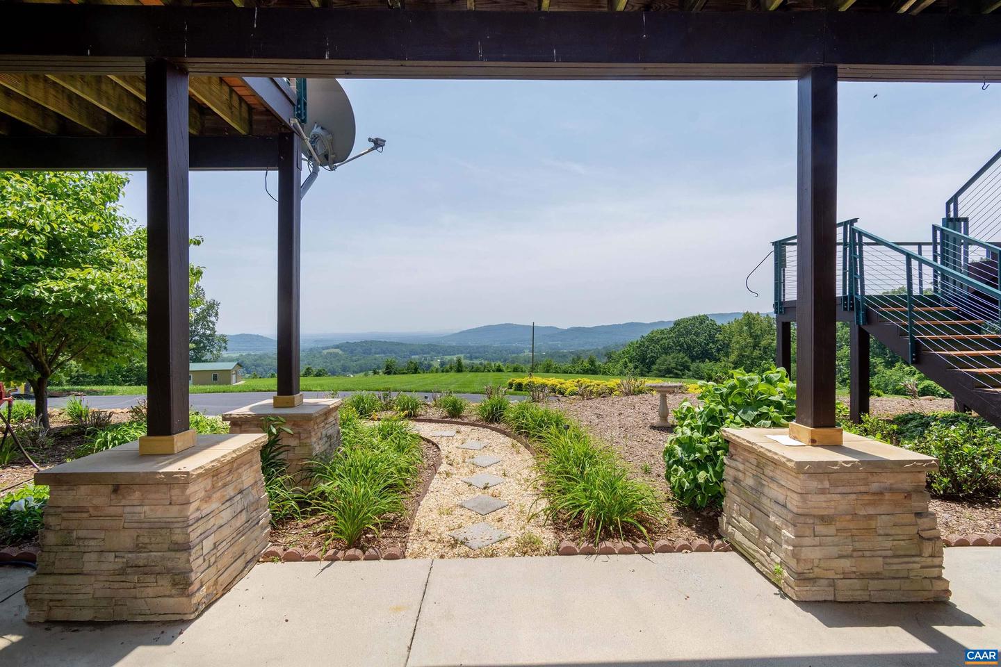392 POCOSAN MOUNTAIN RD, STANARDSVILLE, Virginia 22973, 3 Bedrooms Bedrooms, ,4 BathroomsBathrooms,Residential,For sale,392 POCOSAN MOUNTAIN RD,667967 MLS # 667967