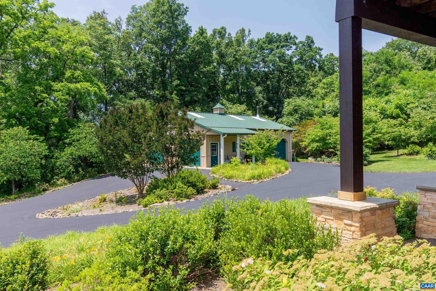 392 POCOSAN MOUNTAIN RD, STANARDSVILLE, Virginia 22973, 3 Bedrooms Bedrooms, ,4 BathroomsBathrooms,Residential,For sale,392 POCOSAN MOUNTAIN RD,667967 MLS # 667967