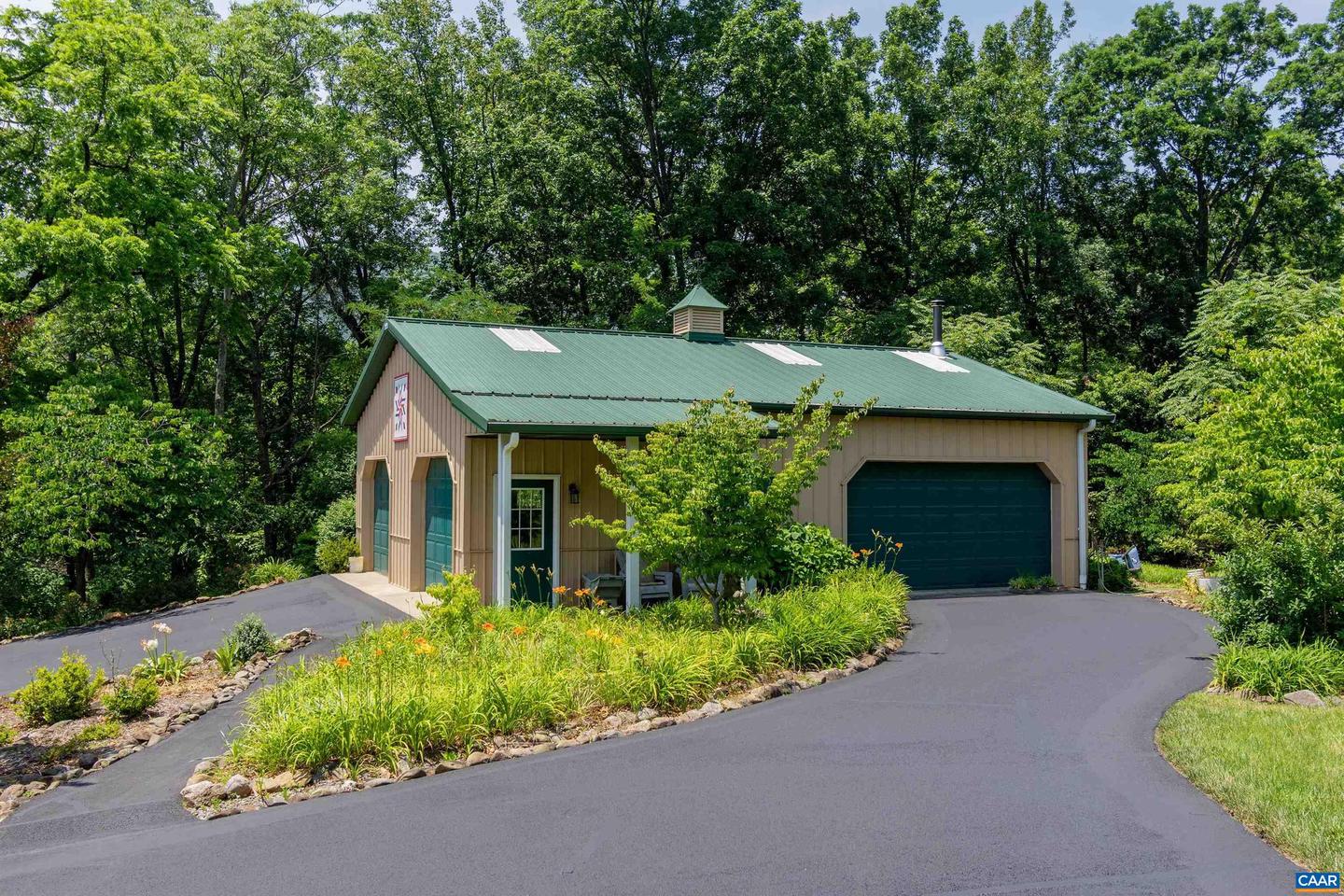 392 POCOSAN MOUNTAIN RD, STANARDSVILLE, Virginia 22973, 3 Bedrooms Bedrooms, ,4 BathroomsBathrooms,Residential,For sale,392 POCOSAN MOUNTAIN RD,667967 MLS # 667967