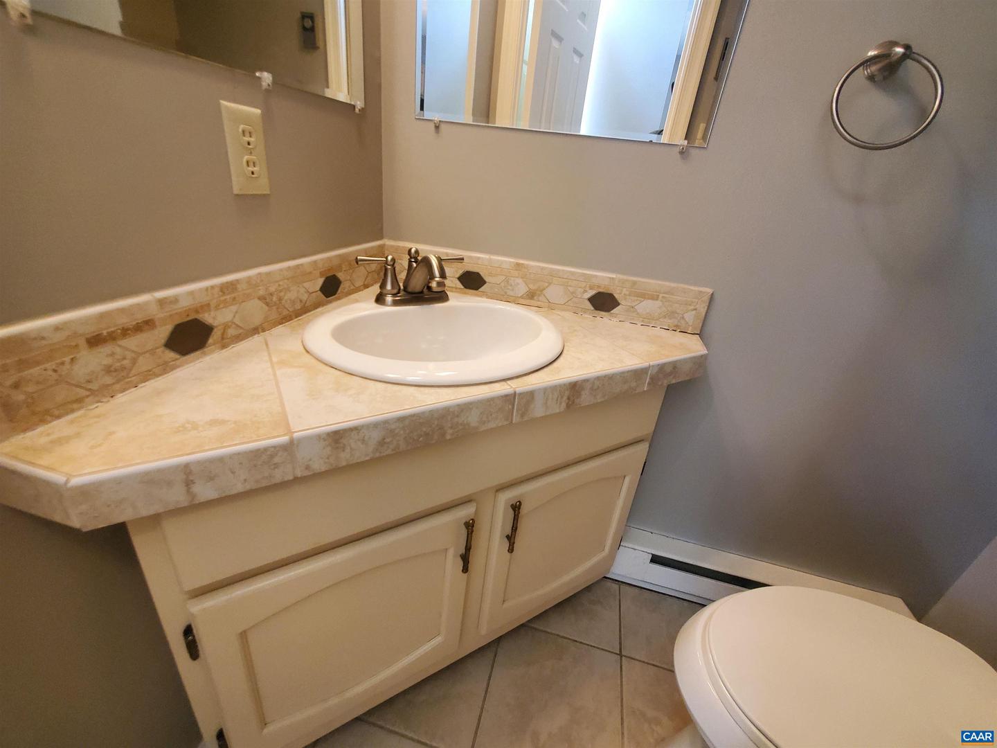 1636 GARDEN CT, CHARLOTTESVILLE, Virginia 22901, 2 Bedrooms Bedrooms, ,2 BathroomsBathrooms,Residential,For sale,1636 GARDEN CT,667977 MLS # 667977