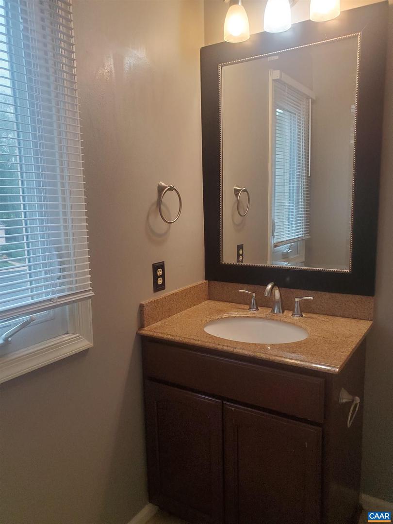 1636 GARDEN CT, CHARLOTTESVILLE, Virginia 22901, 2 Bedrooms Bedrooms, ,2 BathroomsBathrooms,Residential,For sale,1636 GARDEN CT,667977 MLS # 667977
