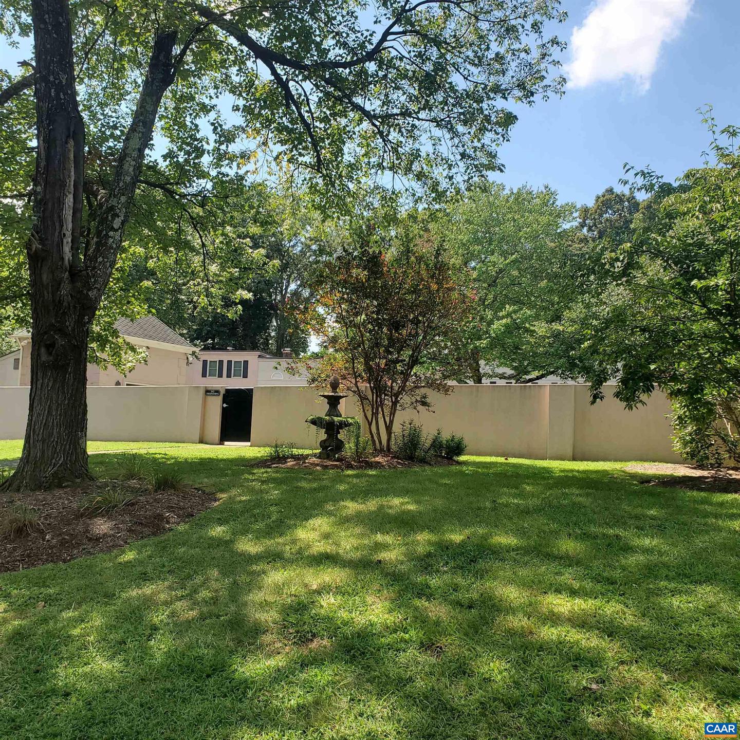 1636 GARDEN CT, CHARLOTTESVILLE, Virginia 22901, 2 Bedrooms Bedrooms, ,2 BathroomsBathrooms,Residential,For sale,1636 GARDEN CT,667977 MLS # 667977