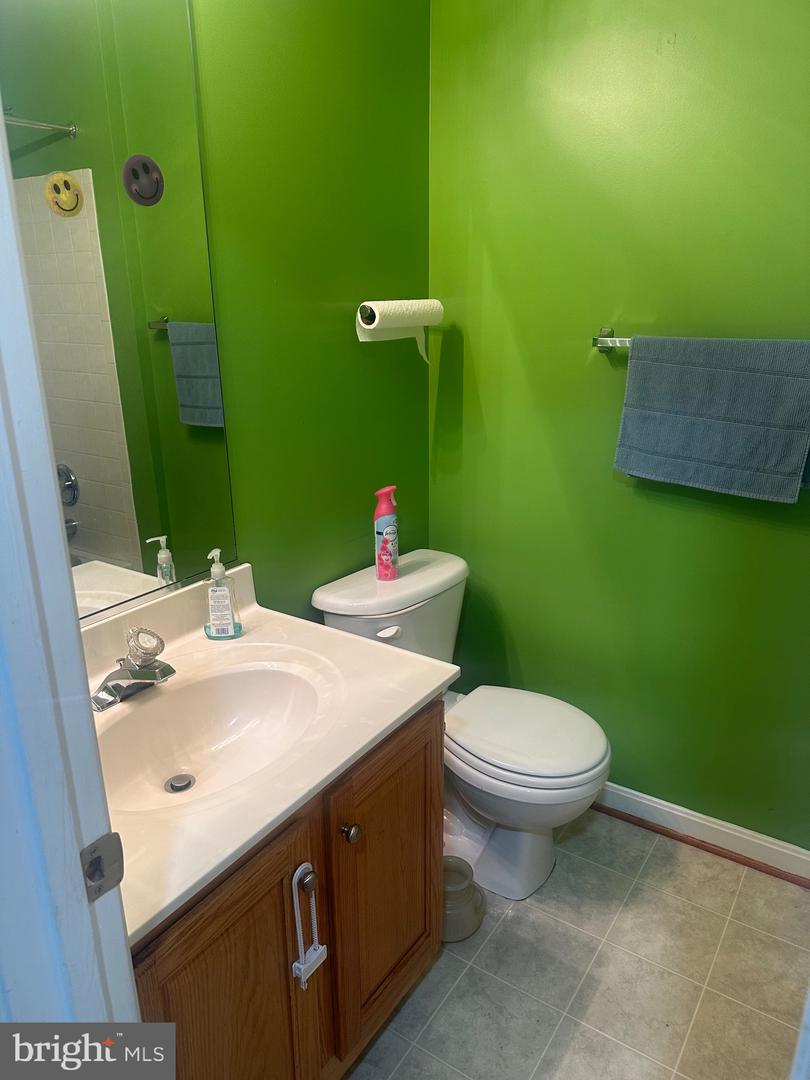 9077 TWO BAYS RD, LORTON, Virginia 22079, 3 Bedrooms Bedrooms, ,3 BathroomsBathrooms,Residential,For sale,9077 TWO BAYS RD,VAFX2261912 MLS # VAFX2261912