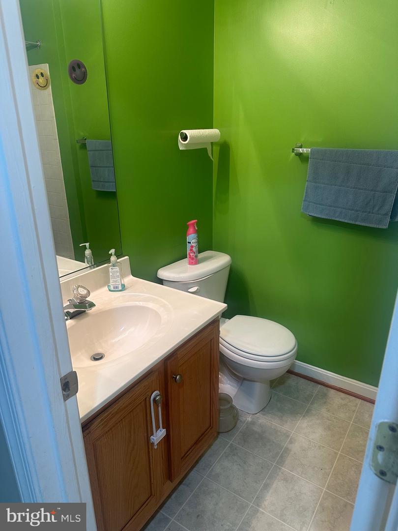 9077 TWO BAYS RD, LORTON, Virginia 22079, 3 Bedrooms Bedrooms, ,3 BathroomsBathrooms,Residential,For sale,9077 TWO BAYS RD,VAFX2261912 MLS # VAFX2261912
