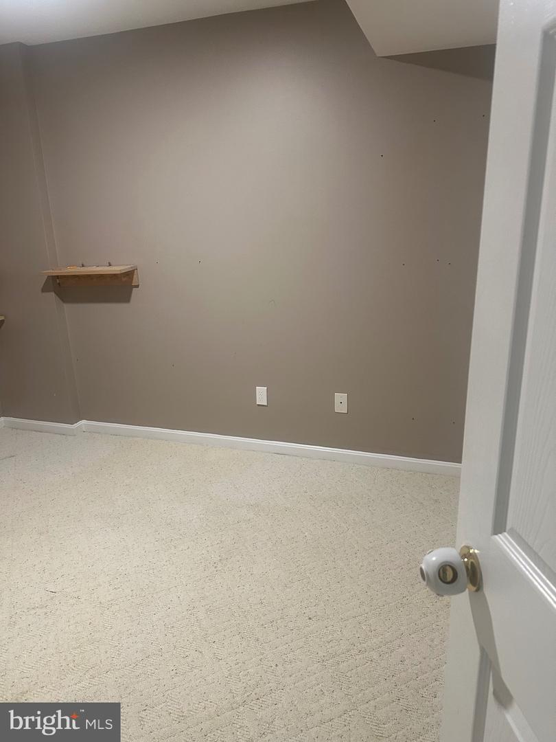 9077 TWO BAYS RD, LORTON, Virginia 22079, 3 Bedrooms Bedrooms, ,3 BathroomsBathrooms,Residential,For sale,9077 TWO BAYS RD,VAFX2261912 MLS # VAFX2261912