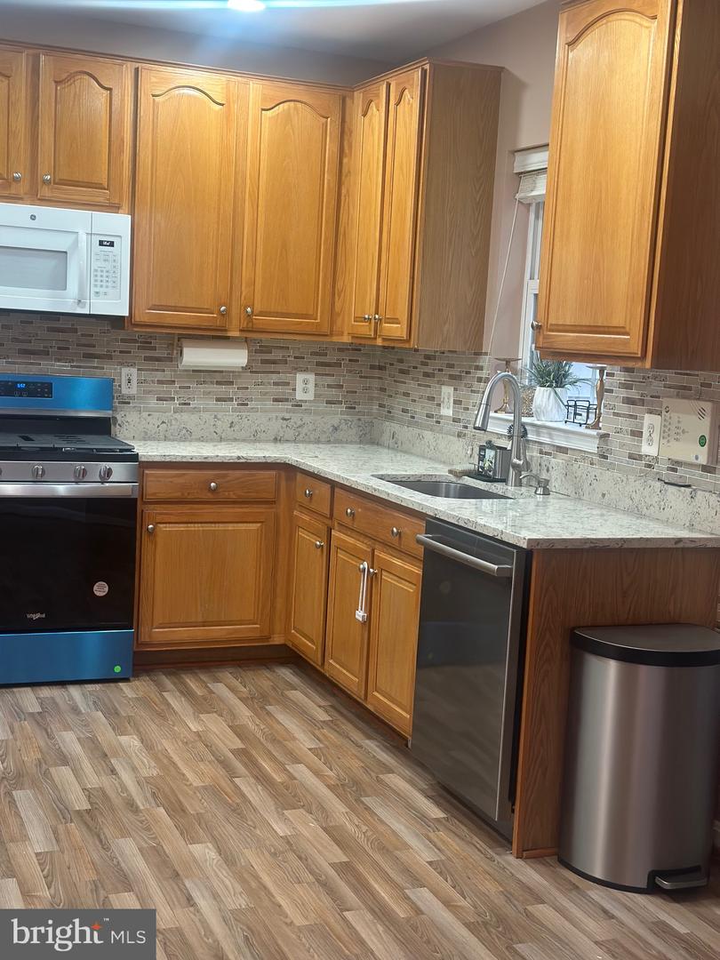 9077 TWO BAYS RD, LORTON, Virginia 22079, 3 Bedrooms Bedrooms, ,3 BathroomsBathrooms,Residential,For sale,9077 TWO BAYS RD,VAFX2261912 MLS # VAFX2261912