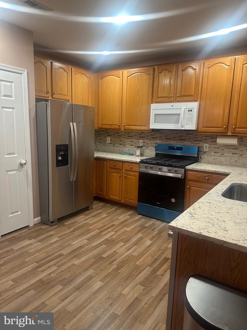 9077 TWO BAYS RD, LORTON, Virginia 22079, 3 Bedrooms Bedrooms, ,3 BathroomsBathrooms,Residential,For sale,9077 TWO BAYS RD,VAFX2261912 MLS # VAFX2261912