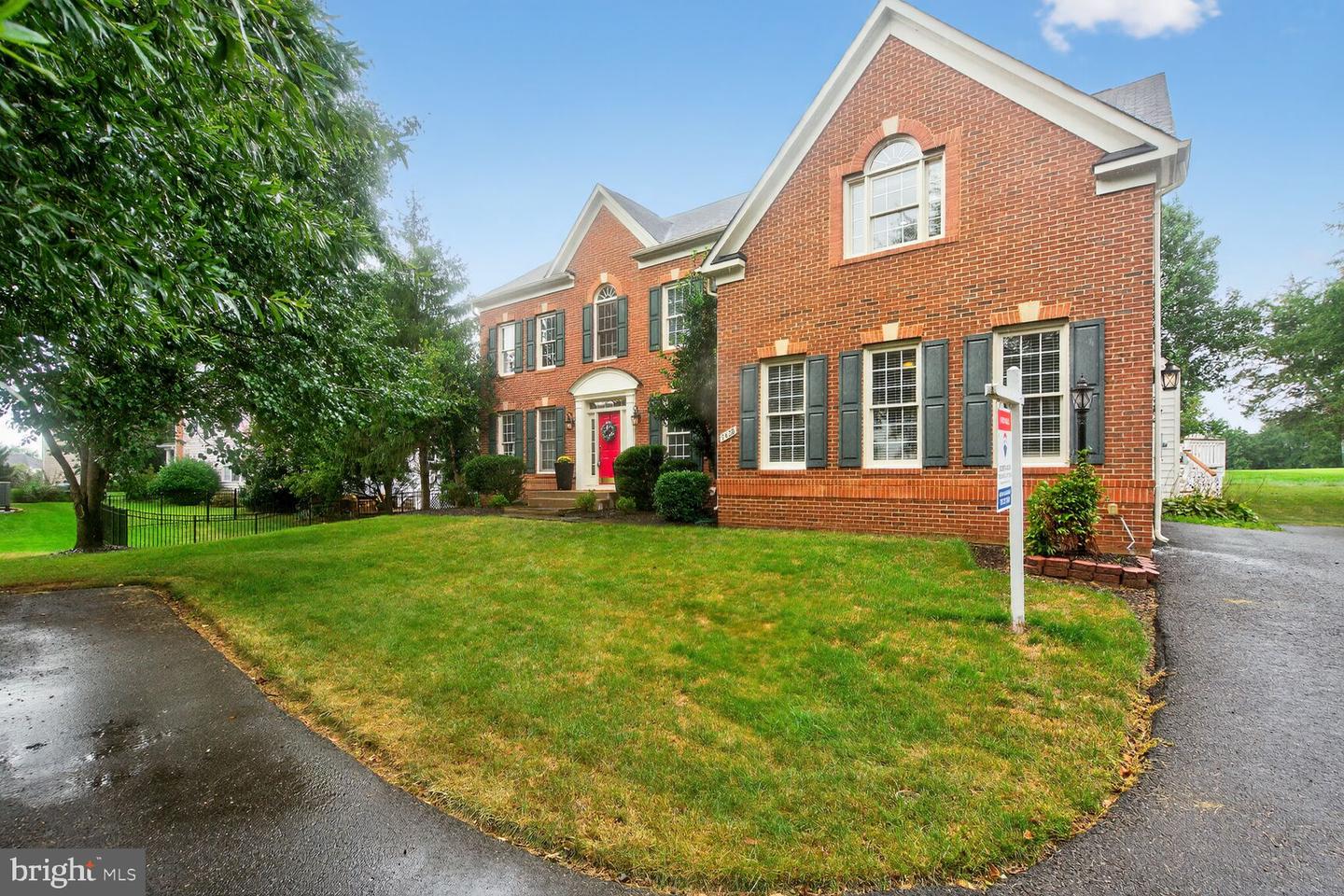 5438 SHERMAN OAKS CT, HAYMARKET, Virginia 20169, 4 Bedrooms Bedrooms, ,4 BathroomsBathrooms,Residential,For sale,5438 SHERMAN OAKS CT,VAPW2101712 MLS # VAPW2101712