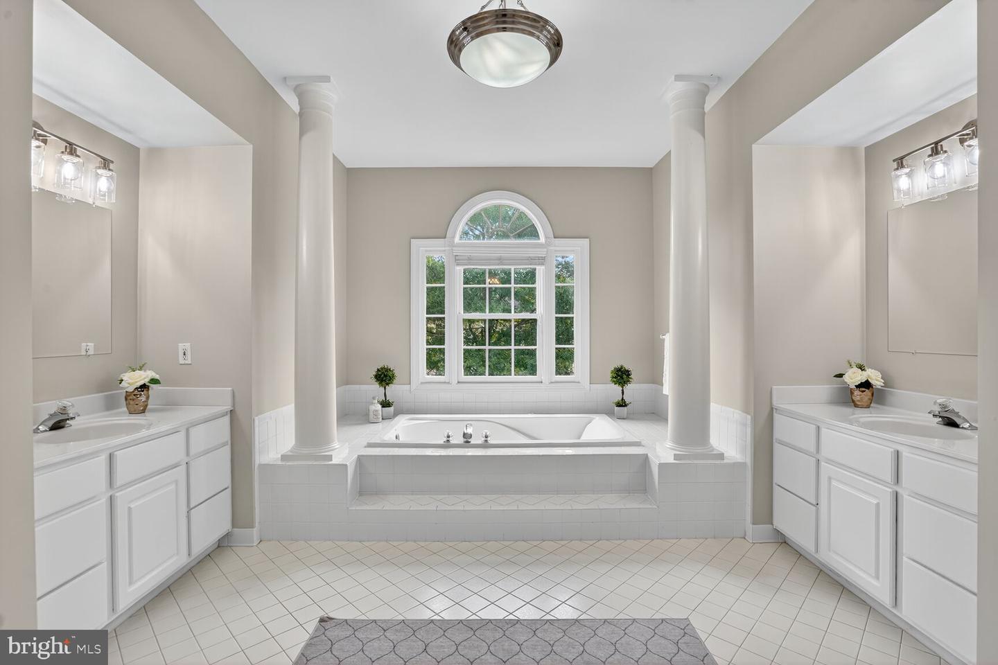 5438 SHERMAN OAKS CT, HAYMARKET, Virginia 20169, 4 Bedrooms Bedrooms, ,4 BathroomsBathrooms,Residential,For sale,5438 SHERMAN OAKS CT,VAPW2101712 MLS # VAPW2101712
