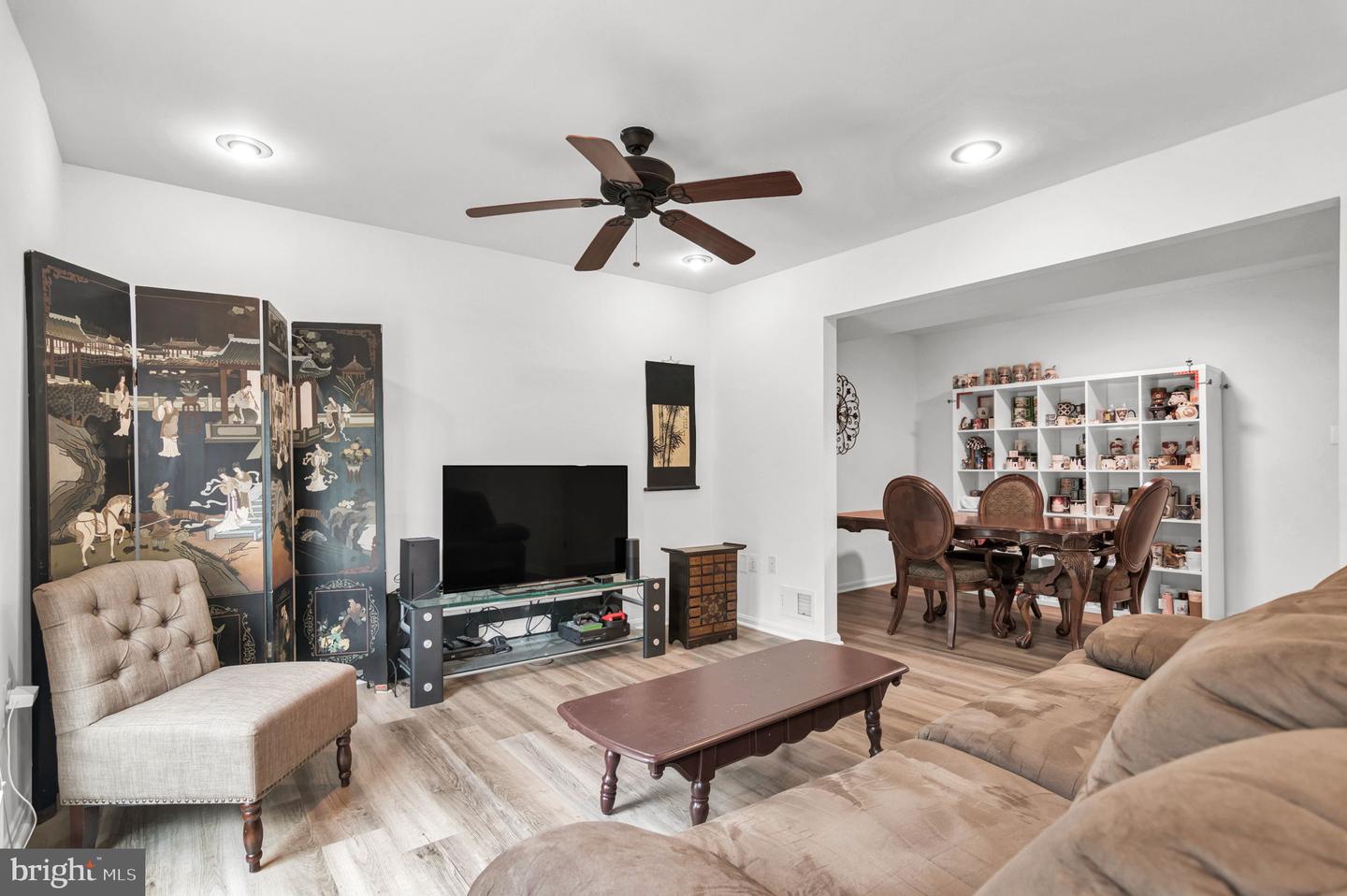 3704 PERSIMMON CIR, FAIRFAX, Virginia 22031, 3 Bedrooms Bedrooms, ,2 BathroomsBathrooms,Residential,For sale,3704 PERSIMMON CIR,VAFX2261924 MLS # VAFX2261924