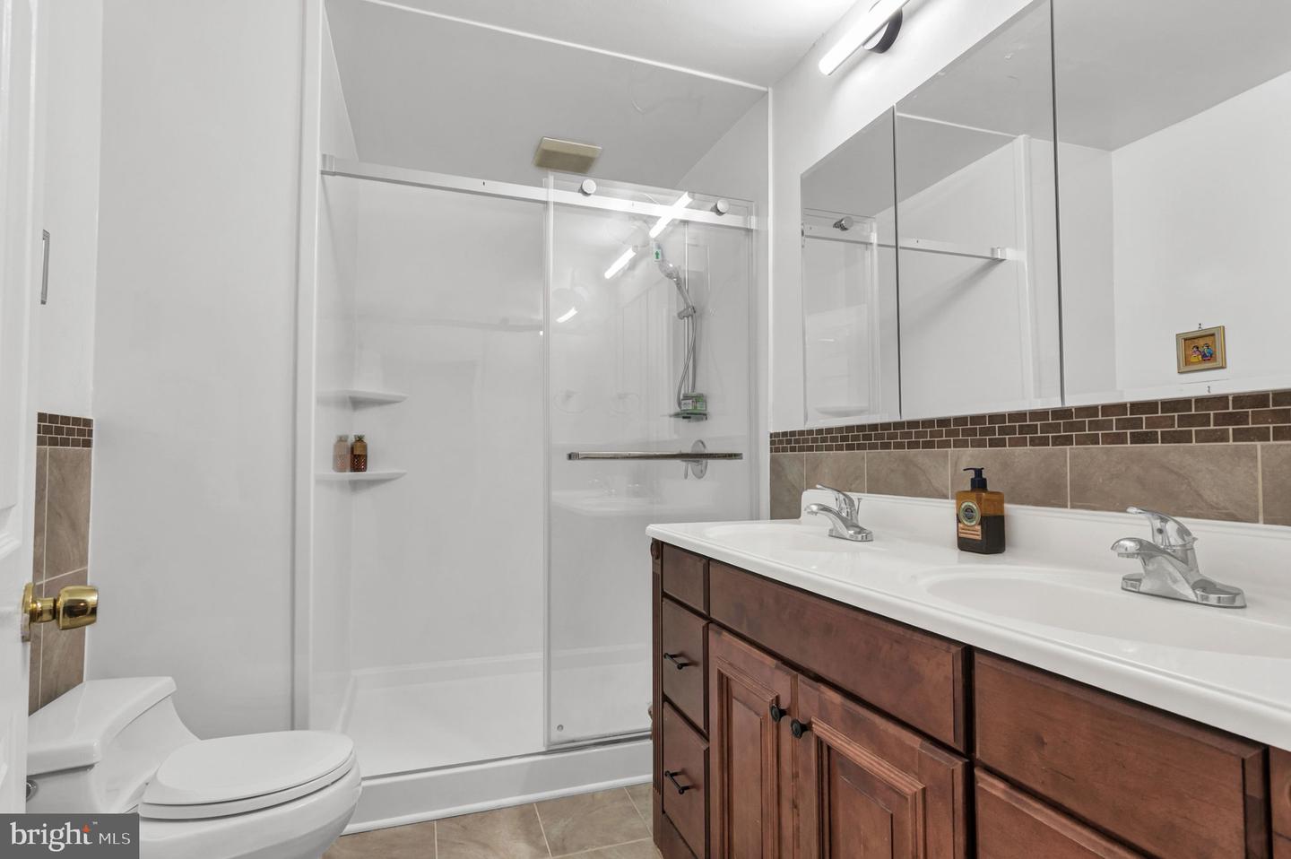 3704 PERSIMMON CIR, FAIRFAX, Virginia 22031, 3 Bedrooms Bedrooms, ,2 BathroomsBathrooms,Residential,For sale,3704 PERSIMMON CIR,VAFX2261924 MLS # VAFX2261924