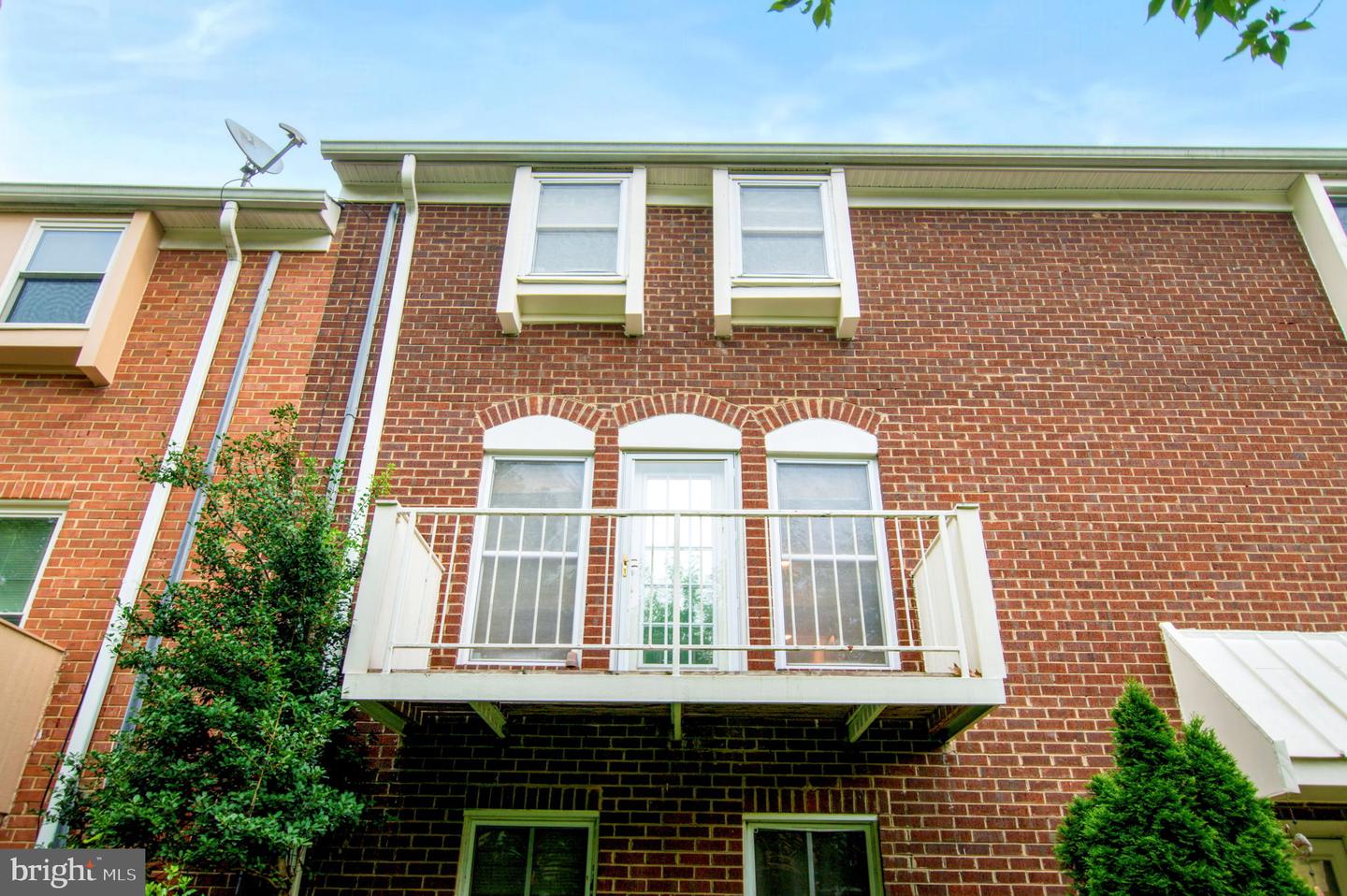 3704 PERSIMMON CIR, FAIRFAX, Virginia 22031, 3 Bedrooms Bedrooms, ,2 BathroomsBathrooms,Residential,For sale,3704 PERSIMMON CIR,VAFX2261924 MLS # VAFX2261924