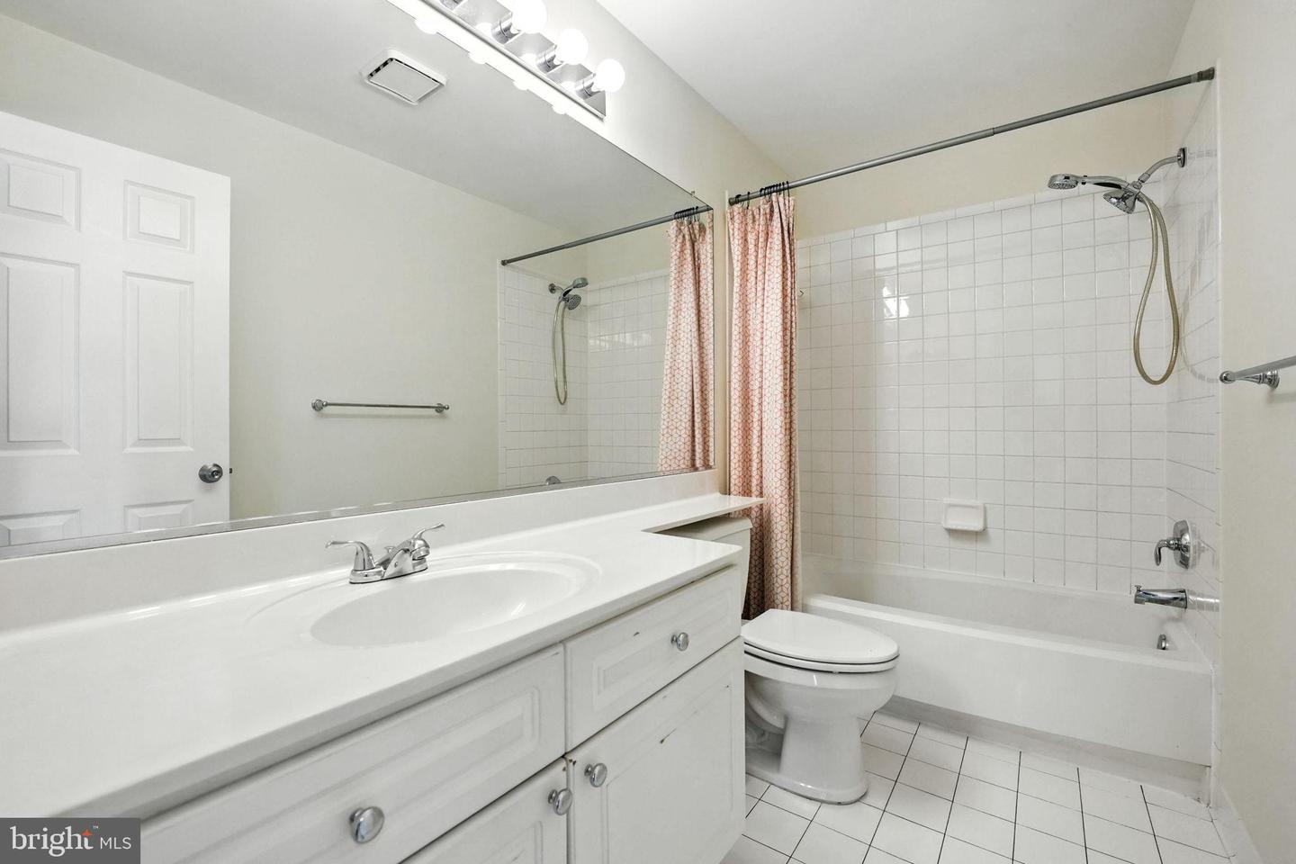 45061 BRAE TER #202, ASHBURN, Virginia 20147, 2 Bedrooms Bedrooms, 4 Rooms Rooms,2 BathroomsBathrooms,Residential,For sale,45061 BRAE TER #202,VALO2104778 MLS # VALO2104778