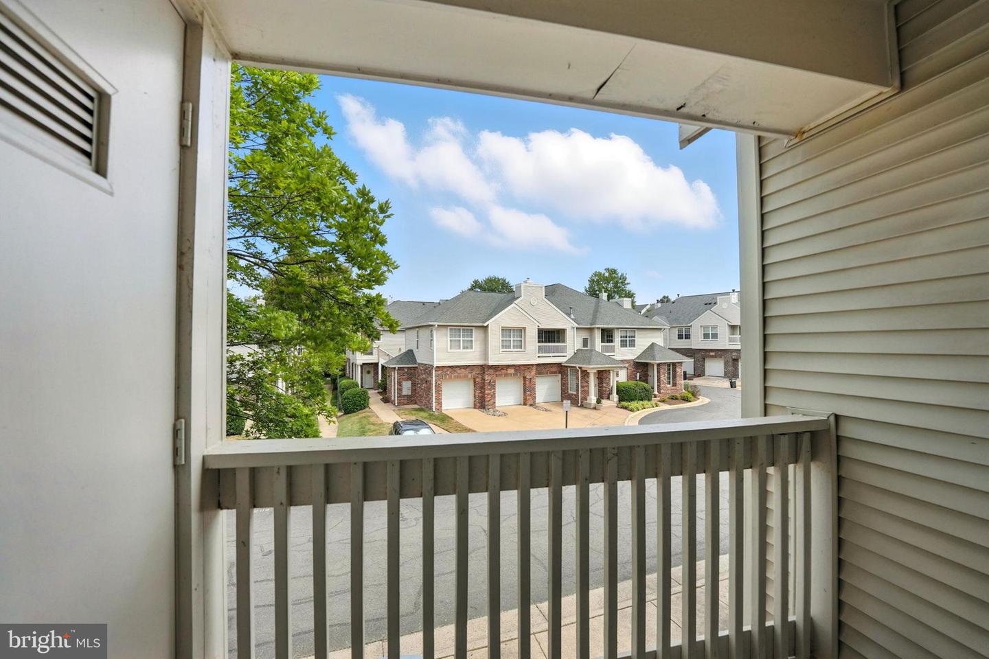 45061 BRAE TER #202, ASHBURN, Virginia 20147, 2 Bedrooms Bedrooms, 4 Rooms Rooms,2 BathroomsBathrooms,Residential,For sale,45061 BRAE TER #202,VALO2104778 MLS # VALO2104778