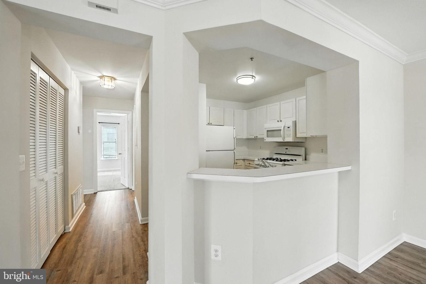 45061 BRAE TER #202, ASHBURN, Virginia 20147, 2 Bedrooms Bedrooms, 4 Rooms Rooms,2 BathroomsBathrooms,Residential,For sale,45061 BRAE TER #202,VALO2104778 MLS # VALO2104778