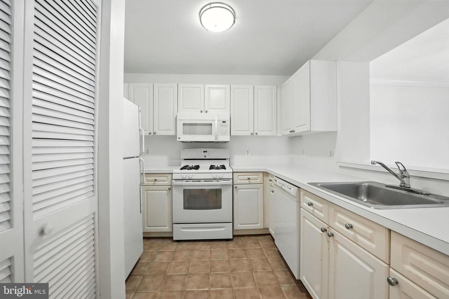 45061 BRAE TER #202, ASHBURN, Virginia 20147, 2 Bedrooms Bedrooms, 4 Rooms Rooms,2 BathroomsBathrooms,Residential,For sale,45061 BRAE TER #202,VALO2104778 MLS # VALO2104778