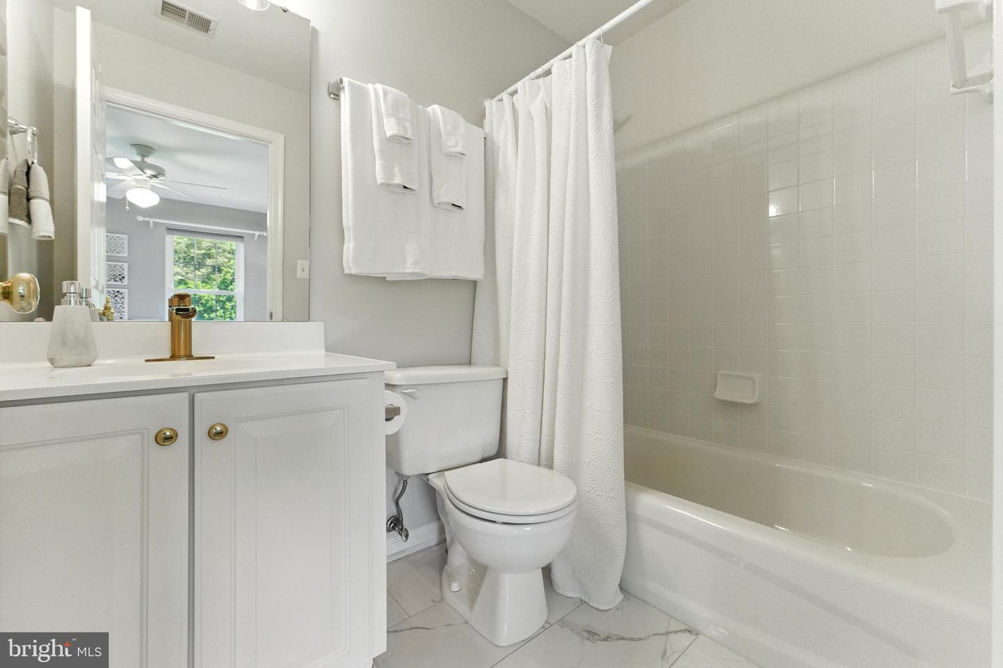 7401 CLIFTON QUARRY DR, CLIFTON, Virginia 20124, 4 Bedrooms Bedrooms, ,3 BathroomsBathrooms,Residential,For sale,7401 CLIFTON QUARRY DR,VAFX2261940 MLS # VAFX2261940