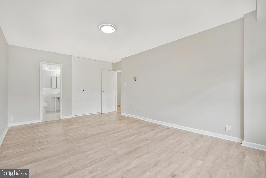 4201 CATHEDRAL AVE NW #902W, WASHINGTON, District Of Columbia 20016, 2 Bedrooms Bedrooms, ,1 BathroomBathrooms,Residential,For sale,4201 CATHEDRAL AVE NW #902W,DCDC2215628 MLS # DCDC2215628