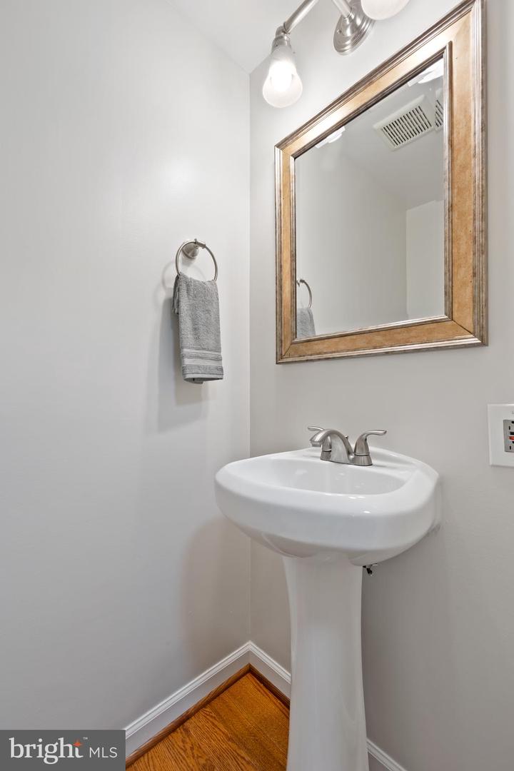 1507 C ST SE, WASHINGTON, District Of Columbia 20003, 2 Bedrooms Bedrooms, ,2 BathroomsBathrooms,Residential,For sale,1507 C ST SE,DCDC2215630 MLS # DCDC2215630