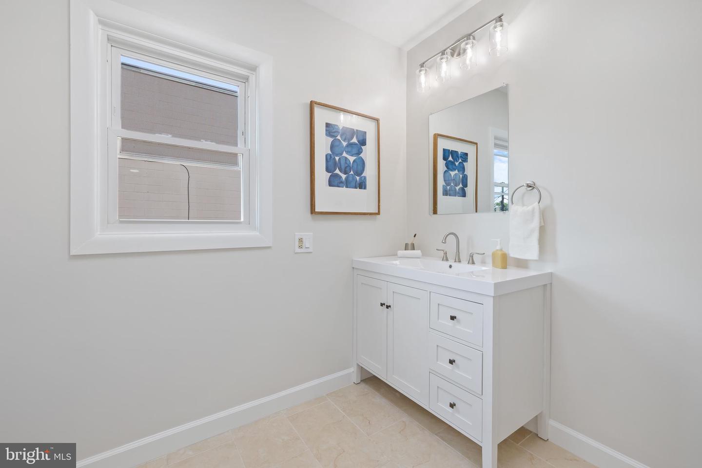 1507 C ST SE, WASHINGTON, District Of Columbia 20003, 2 Bedrooms Bedrooms, ,2 BathroomsBathrooms,Residential,For sale,1507 C ST SE,DCDC2215630 MLS # DCDC2215630