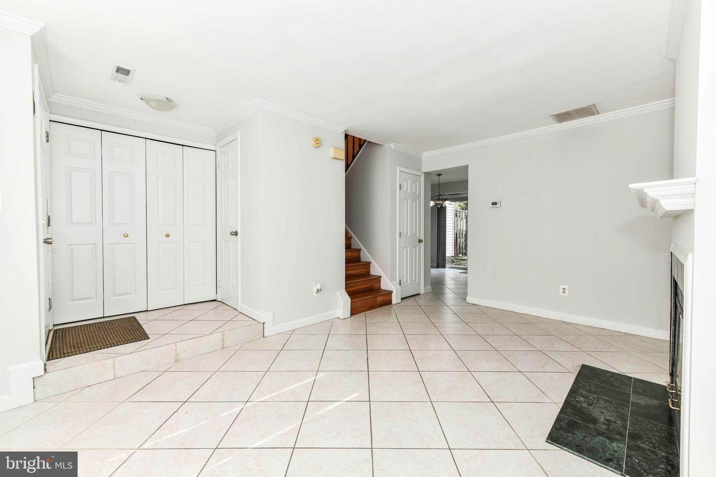 6104 ROCKY WAY CT, CENTREVILLE, Virginia 20120, 3 Bedrooms Bedrooms, ,1 BathroomBathrooms,Residential,For sale,6104 ROCKY WAY CT,VAFX2261998 MLS # VAFX2261998