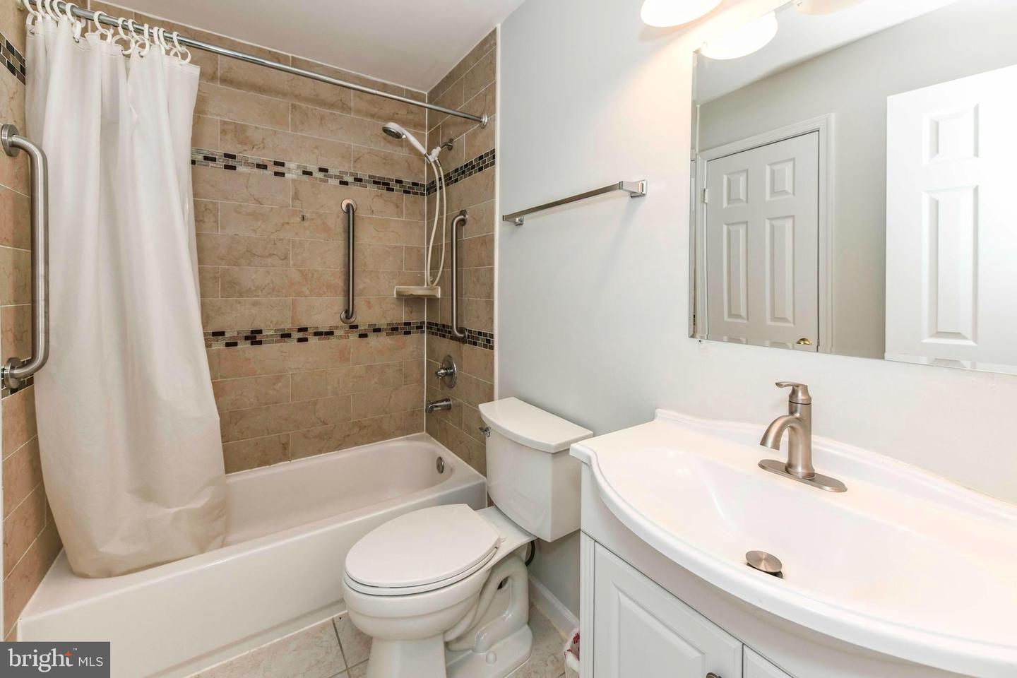 6104 ROCKY WAY CT, CENTREVILLE, Virginia 20120, 3 Bedrooms Bedrooms, ,1 BathroomBathrooms,Residential,For sale,6104 ROCKY WAY CT,VAFX2261998 MLS # VAFX2261998