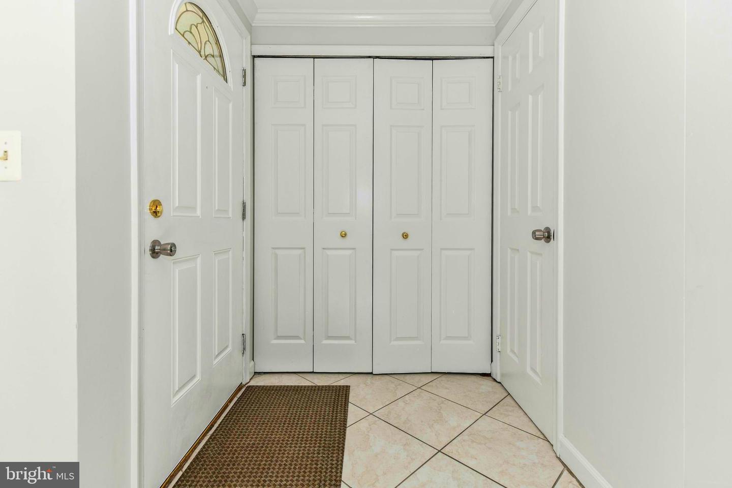 6104 ROCKY WAY CT, CENTREVILLE, Virginia 20120, 3 Bedrooms Bedrooms, ,1 BathroomBathrooms,Residential,For sale,6104 ROCKY WAY CT,VAFX2261998 MLS # VAFX2261998