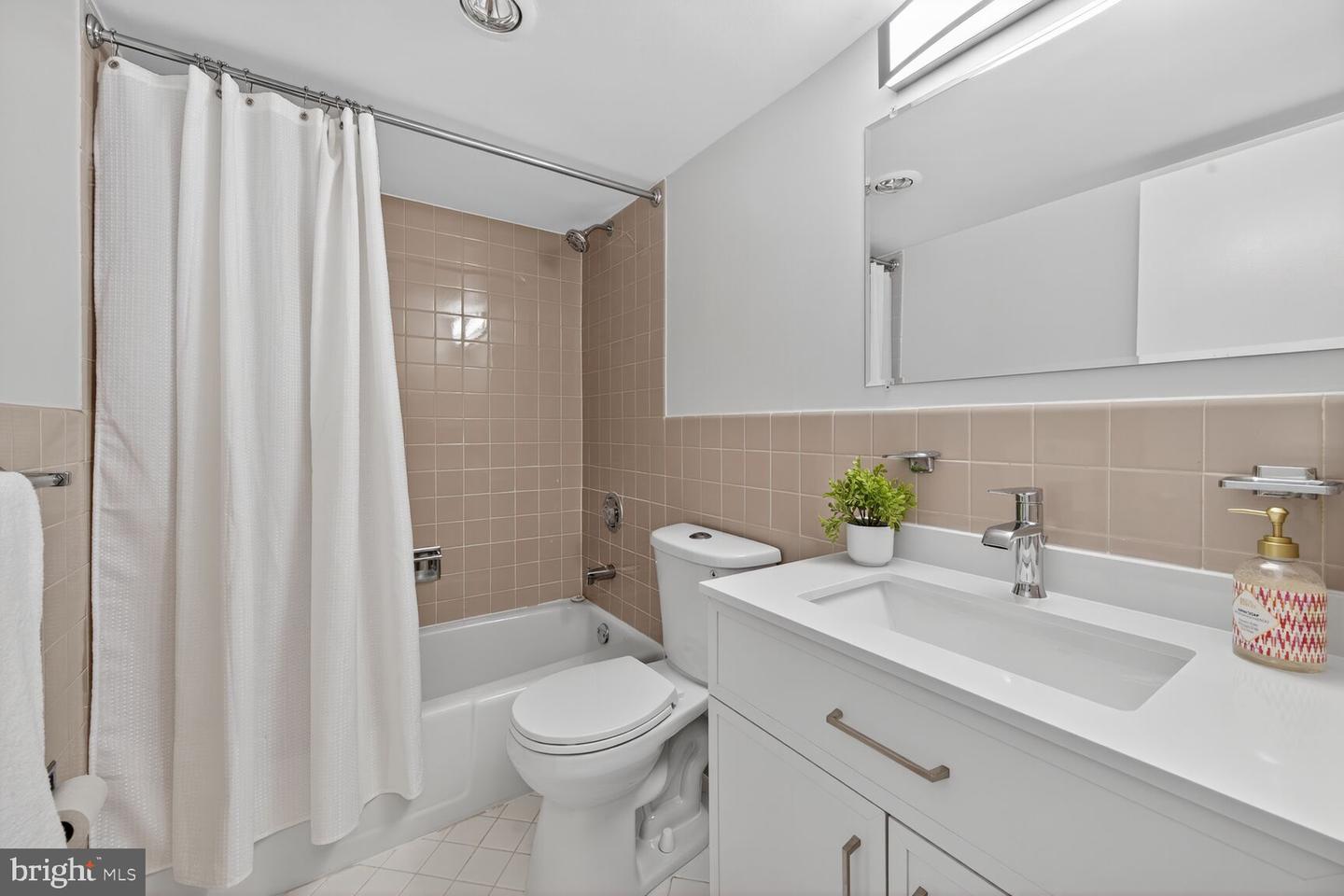2939 VAN NESS ST NW #419, WASHINGTON, District Of Columbia 20008, 1 Bedroom Bedrooms, ,1 BathroomBathrooms,Residential,For sale,2939 VAN NESS ST NW #419,DCDC2191986 MLS # DCDC2191986