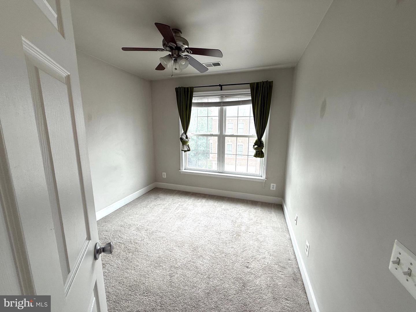 14669 CROSSFIELD WAY, WOODBRIDGE, Virginia 22191, 4 Bedrooms Bedrooms, ,3 BathroomsBathrooms,Residential,For sale,14669 CROSSFIELD WAY,VAPW2091958 MLS # VAPW2091958