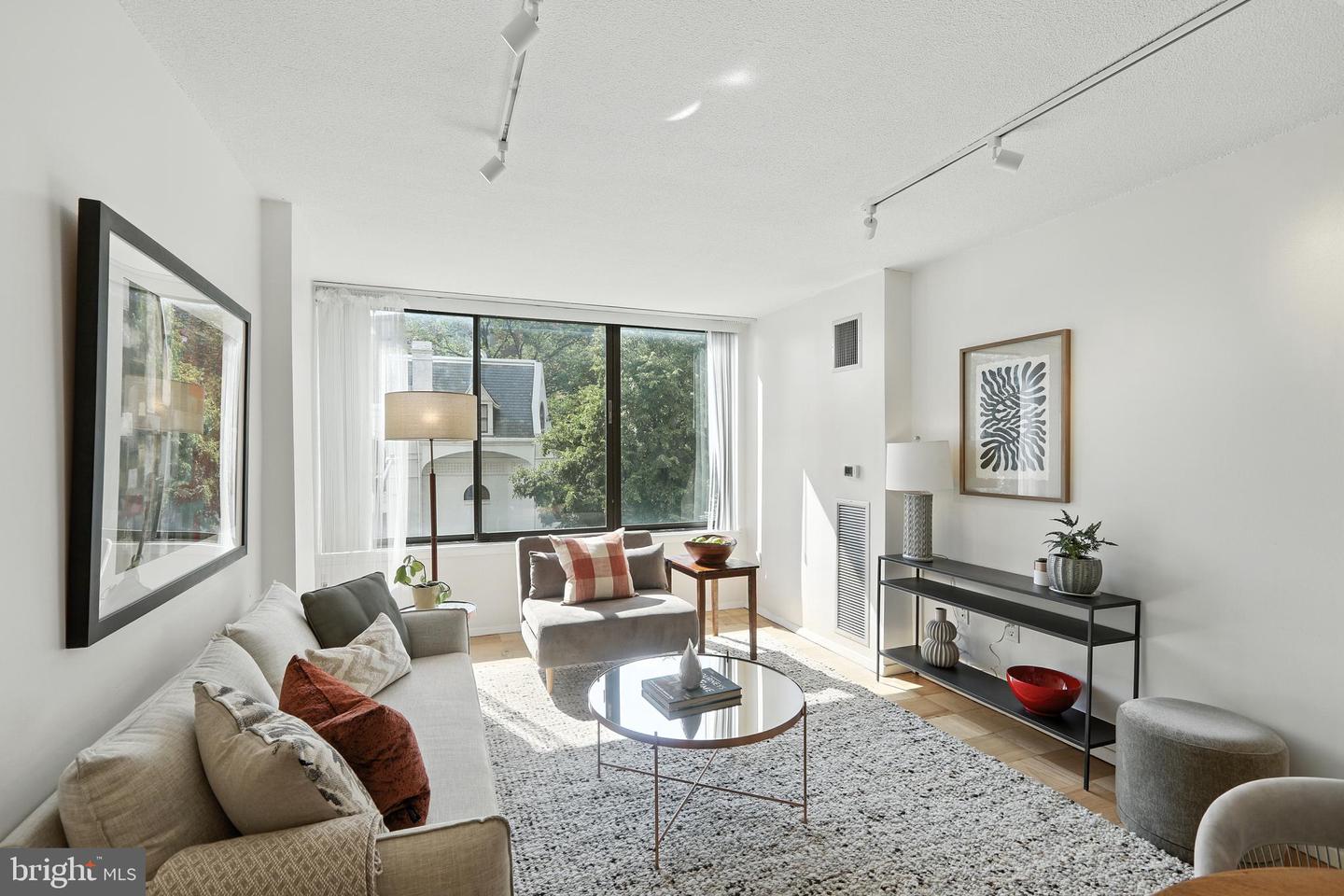 1301 20TH ST NW #407, WASHINGTON, District Of Columbia 20036, 1 Bedroom Bedrooms, 4 Rooms Rooms,1 BathroomBathrooms,Residential,For sale,1301 20TH ST NW #407,DCDC2202688 MLS # DCDC2202688