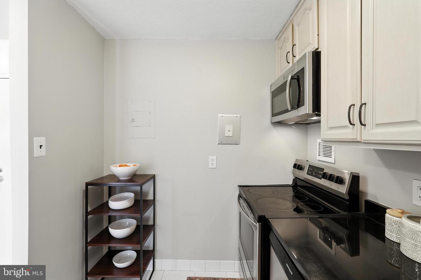1301 20TH ST NW #407, WASHINGTON, District Of Columbia 20036, 1 Bedroom Bedrooms, 4 Rooms Rooms,1 BathroomBathrooms,Residential,For sale,1301 20TH ST NW #407,DCDC2202688 MLS # DCDC2202688