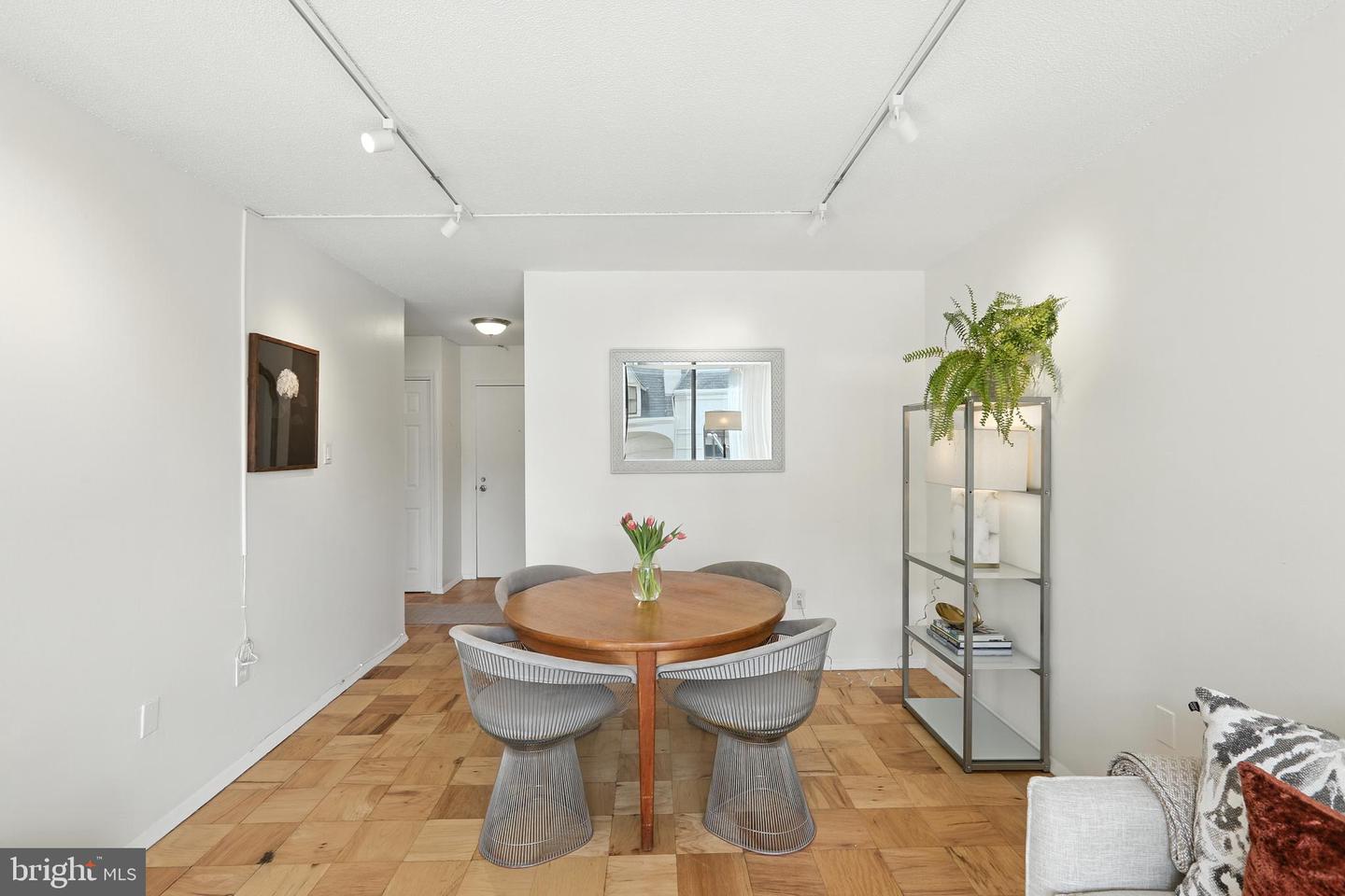 1301 20TH ST NW #407, WASHINGTON, District Of Columbia 20036, 1 Bedroom Bedrooms, 4 Rooms Rooms,1 BathroomBathrooms,Residential,For sale,1301 20TH ST NW #407,DCDC2202688 MLS # DCDC2202688