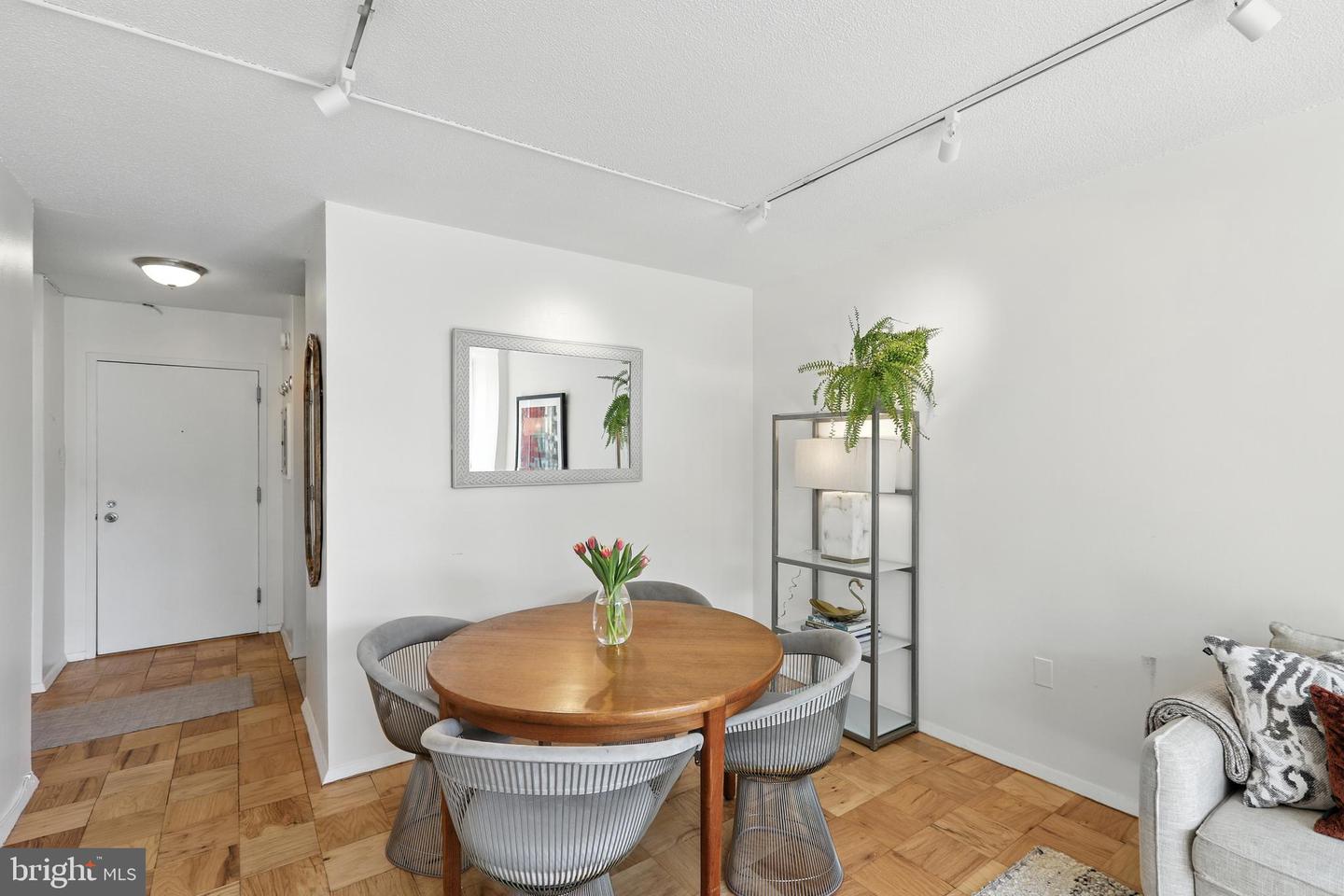 1301 20TH ST NW #407, WASHINGTON, District Of Columbia 20036, 1 Bedroom Bedrooms, 4 Rooms Rooms,1 BathroomBathrooms,Residential,For sale,1301 20TH ST NW #407,DCDC2202688 MLS # DCDC2202688