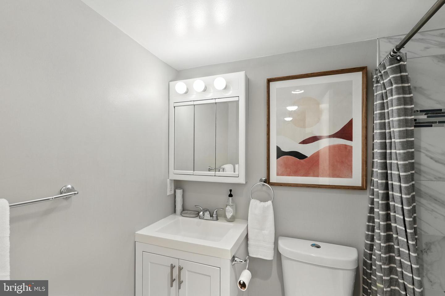 1301 20TH ST NW #407, WASHINGTON, District Of Columbia 20036, 1 Bedroom Bedrooms, 4 Rooms Rooms,1 BathroomBathrooms,Residential,For sale,1301 20TH ST NW #407,DCDC2202688 MLS # DCDC2202688
