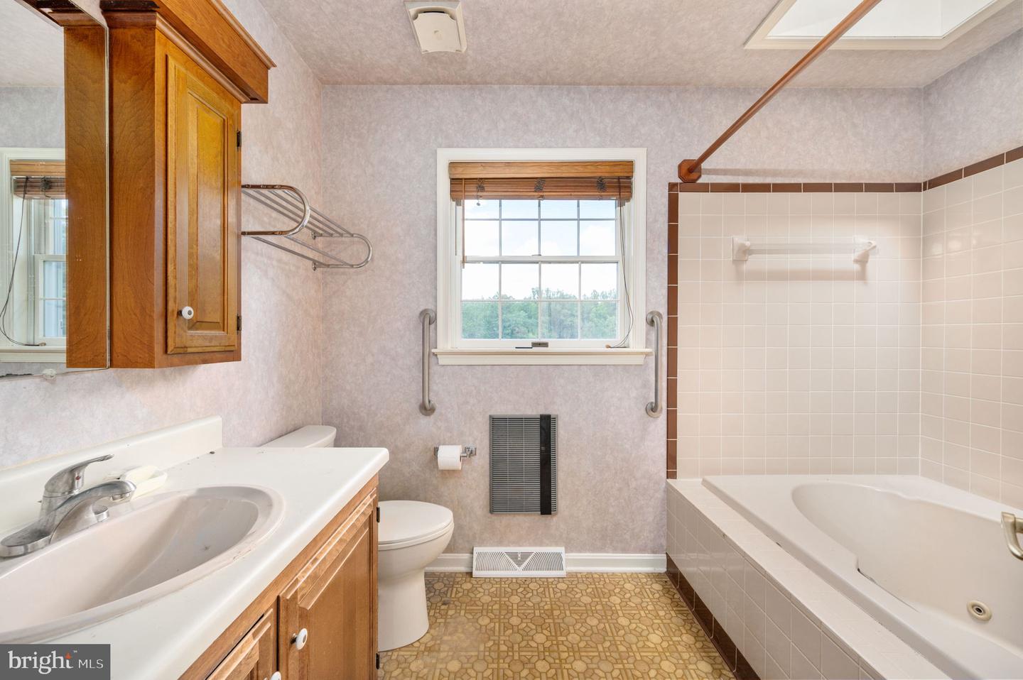 659 PEA RIDGE RD, HOOD, Virginia 22723, 4 Bedrooms Bedrooms, ,3 BathroomsBathrooms,Residential,For sale,659 PEA RIDGE RD,VAMA2002282 MLS # VAMA2002282