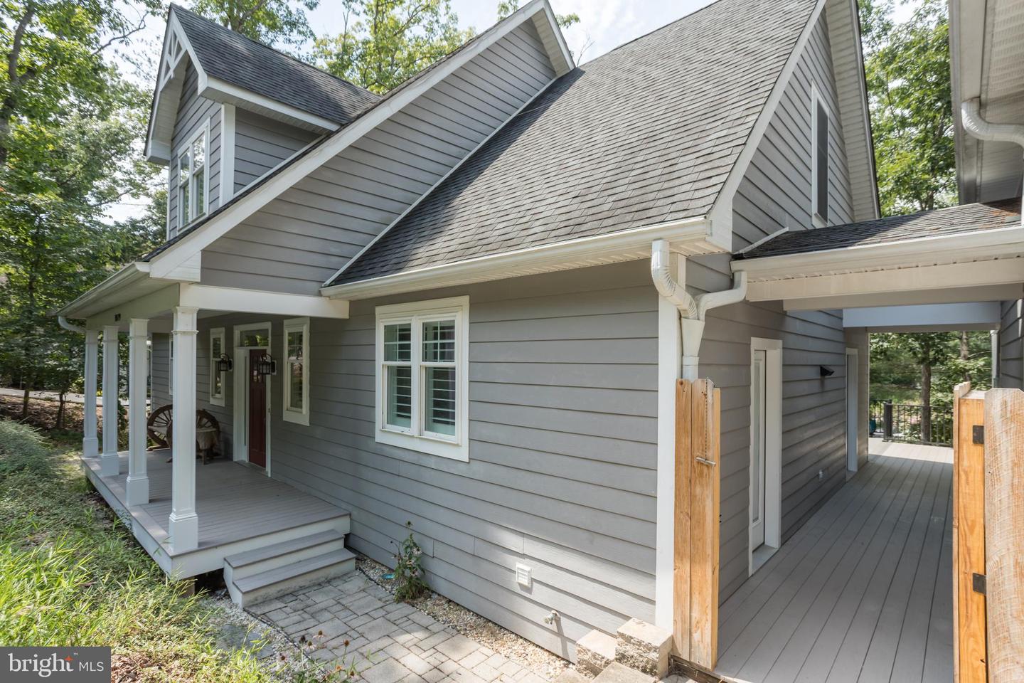 1079 LAKEVIEW DR, CROSS JUNCTION, Virginia 22625, 4 Bedrooms Bedrooms, ,3 BathroomsBathrooms,Residential,For sale,1079 LAKEVIEW DR,VAFV2035070 MLS # VAFV2035070