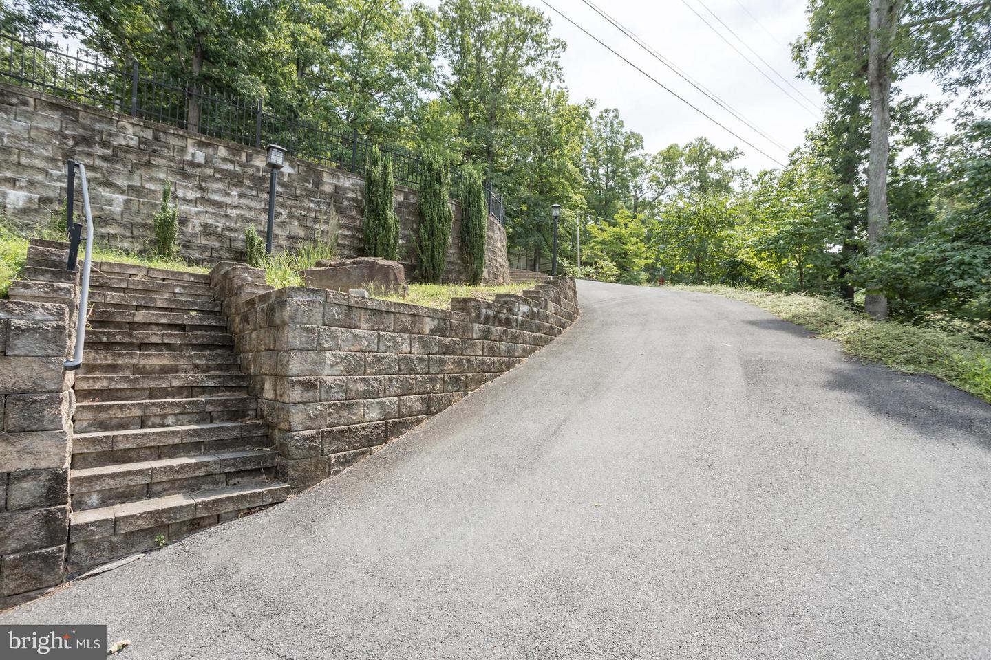1079 LAKEVIEW DR, CROSS JUNCTION, Virginia 22625, 4 Bedrooms Bedrooms, ,3 BathroomsBathrooms,Residential,For sale,1079 LAKEVIEW DR,VAFV2035070 MLS # VAFV2035070
