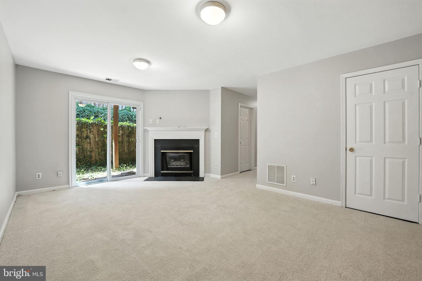 15675 VIEWPOINT CIR, DUMFRIES, Virginia 22025, 2 Bedrooms Bedrooms, ,2 BathroomsBathrooms,Residential,For sale,15675 VIEWPOINT CIR,VAPW2097900 MLS # VAPW2097900