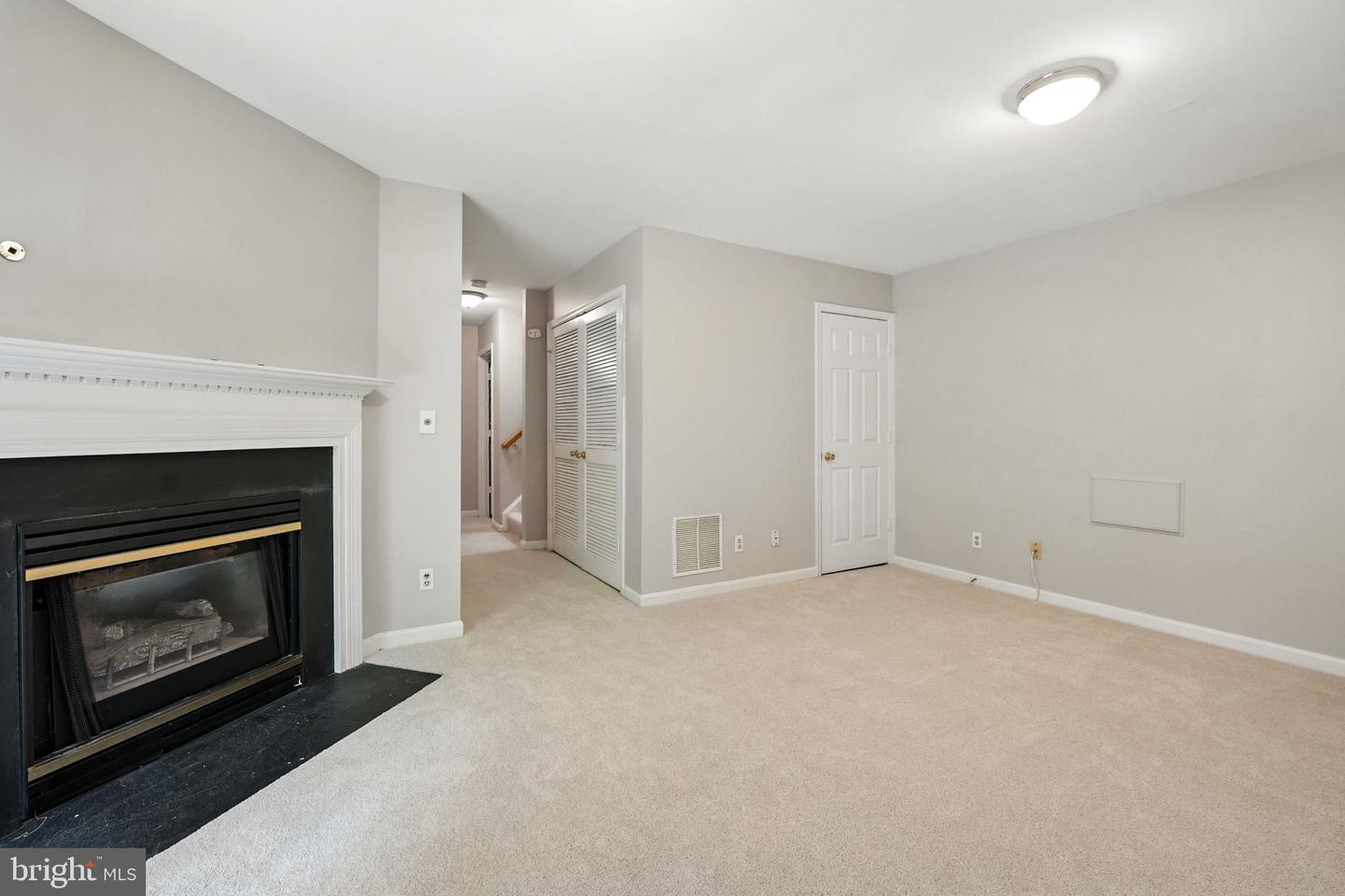 15675 VIEWPOINT CIR, DUMFRIES, Virginia 22025, 2 Bedrooms Bedrooms, ,2 BathroomsBathrooms,Residential,For sale,15675 VIEWPOINT CIR,VAPW2097900 MLS # VAPW2097900