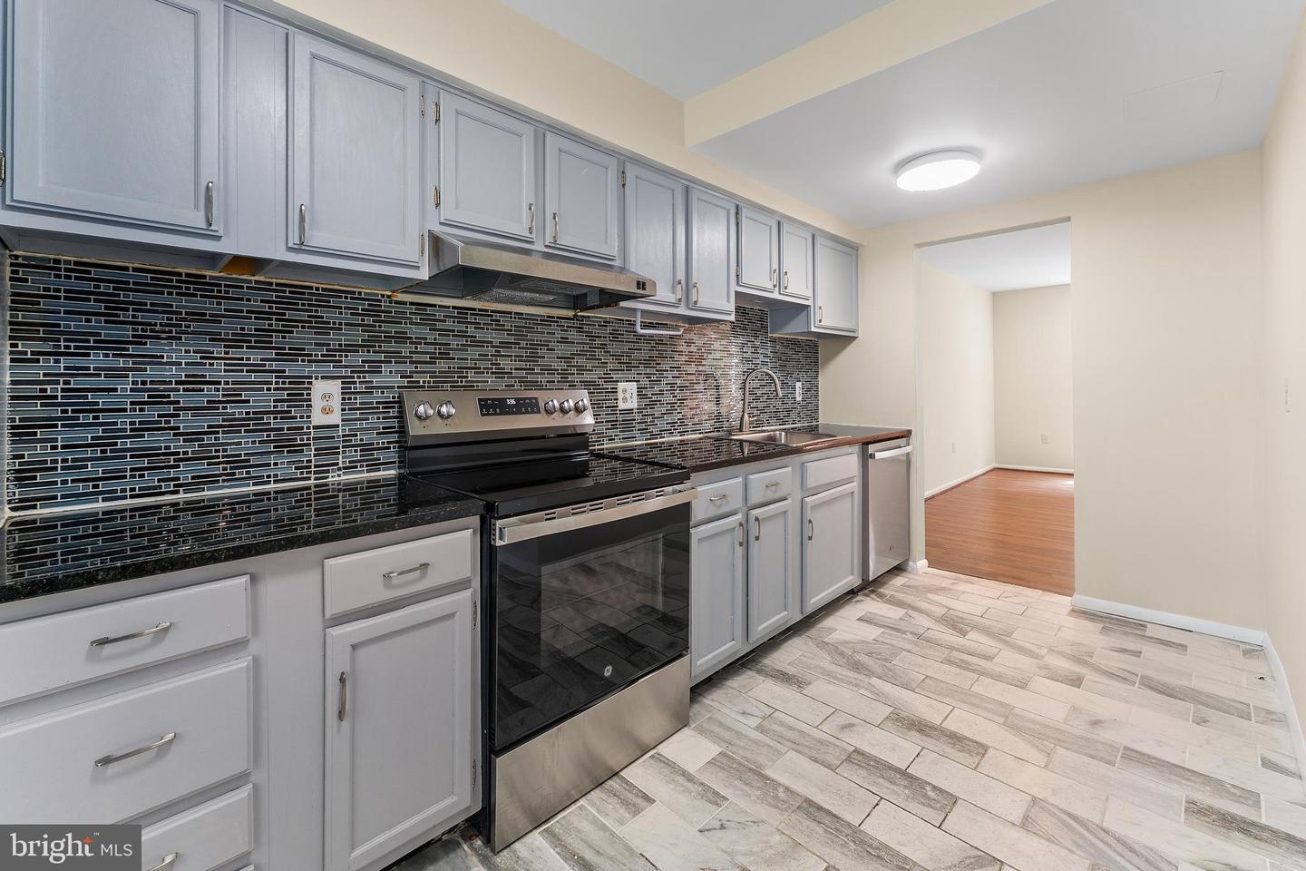 6427 OLD SCOTTS CT, SPRINGFIELD, Virginia 22152, 3 Bedrooms Bedrooms, ,2 BathroomsBathrooms,Residential,For sale,6427 OLD SCOTTS CT,VAFX2251616 MLS # VAFX2251616