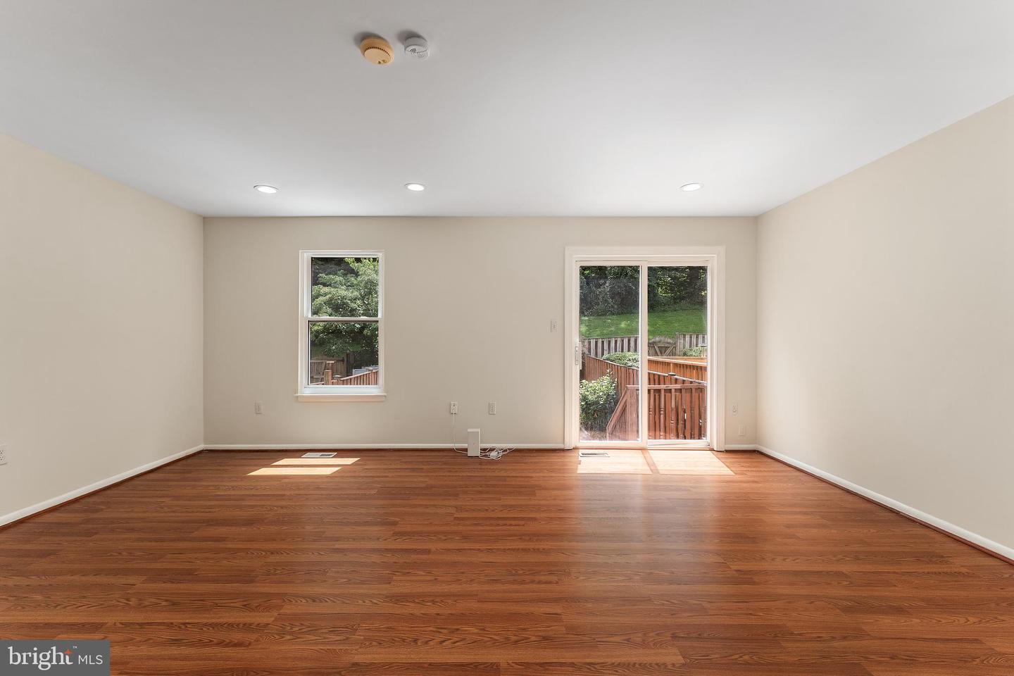 6427 OLD SCOTTS CT, SPRINGFIELD, Virginia 22152, 3 Bedrooms Bedrooms, ,2 BathroomsBathrooms,Residential,For sale,6427 OLD SCOTTS CT,VAFX2251616 MLS # VAFX2251616