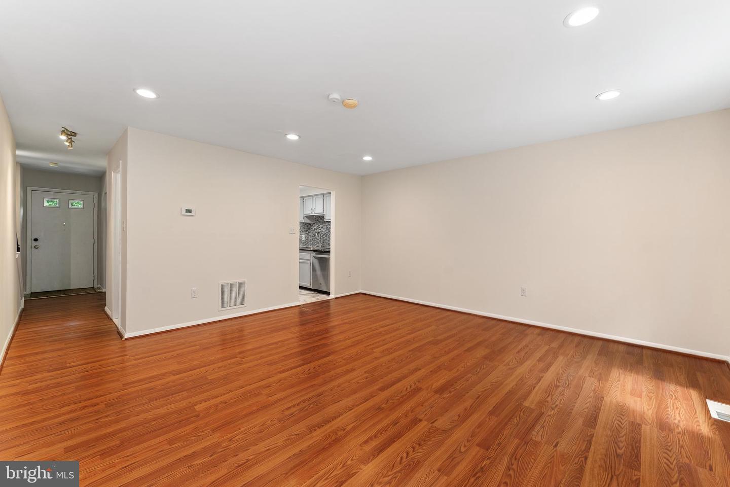 6427 OLD SCOTTS CT, SPRINGFIELD, Virginia 22152, 3 Bedrooms Bedrooms, ,2 BathroomsBathrooms,Residential,For sale,6427 OLD SCOTTS CT,VAFX2251616 MLS # VAFX2251616