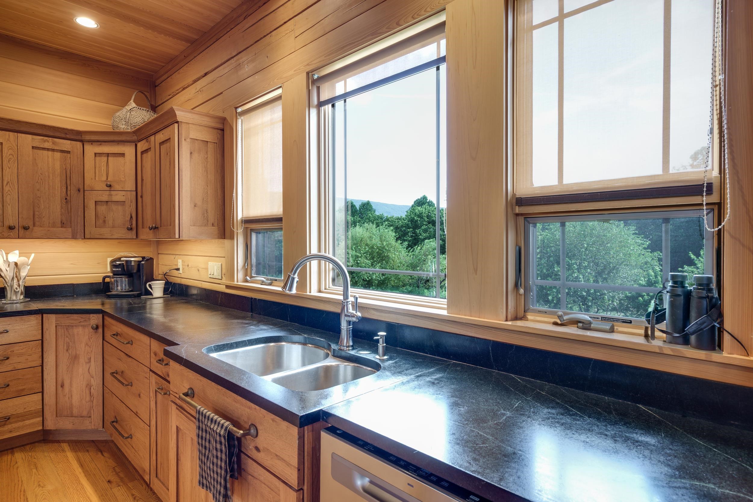500 LOG CABIN LN, NEW MARKET, Virginia 22844, 3 Bedrooms Bedrooms, ,5 BathroomsBathrooms,Residential,500 LOG CABIN LN,667762 MLS # 667762