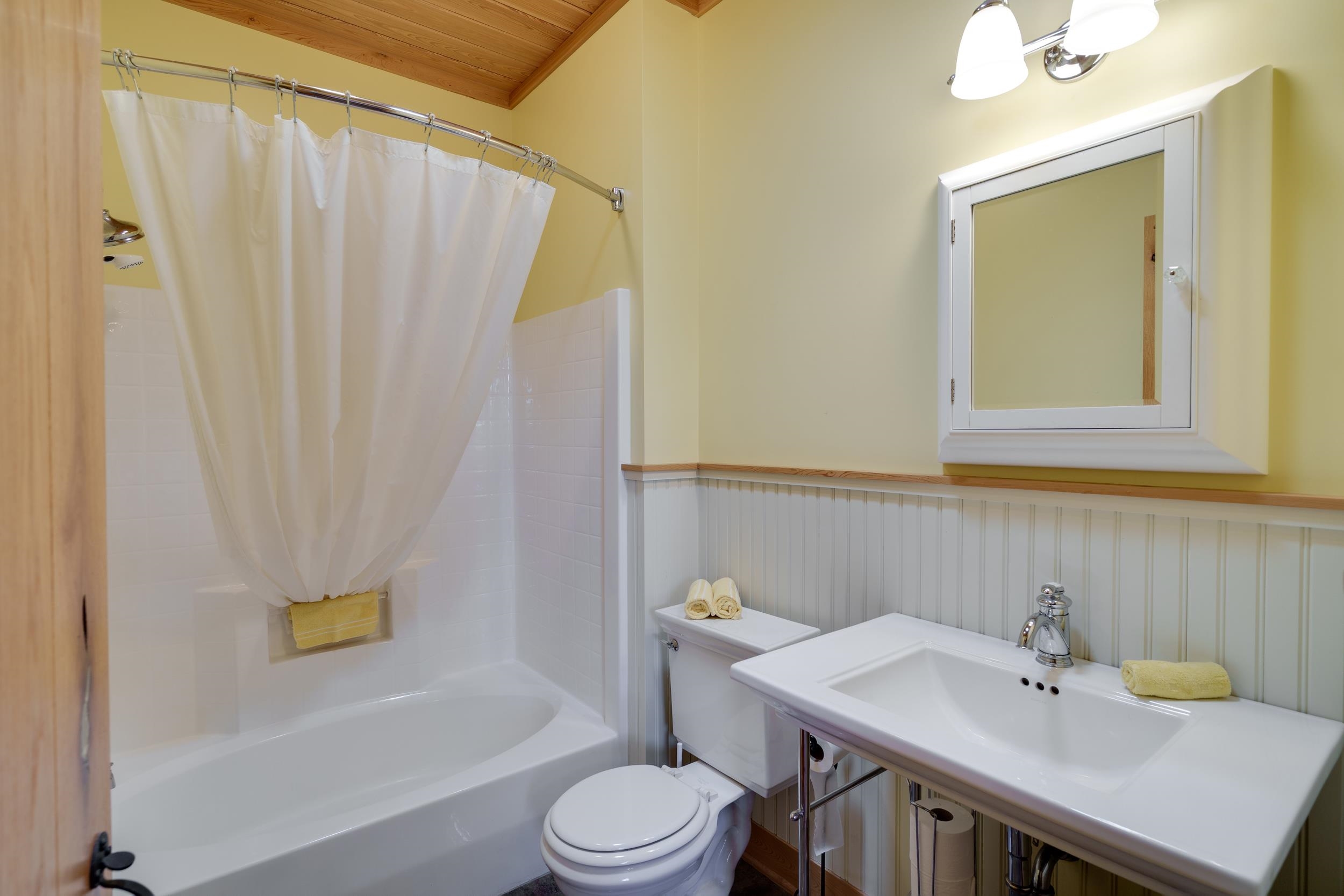 500 LOG CABIN LN, NEW MARKET, Virginia 22844, 3 Bedrooms Bedrooms, ,5 BathroomsBathrooms,Residential,500 LOG CABIN LN,667762 MLS # 667762