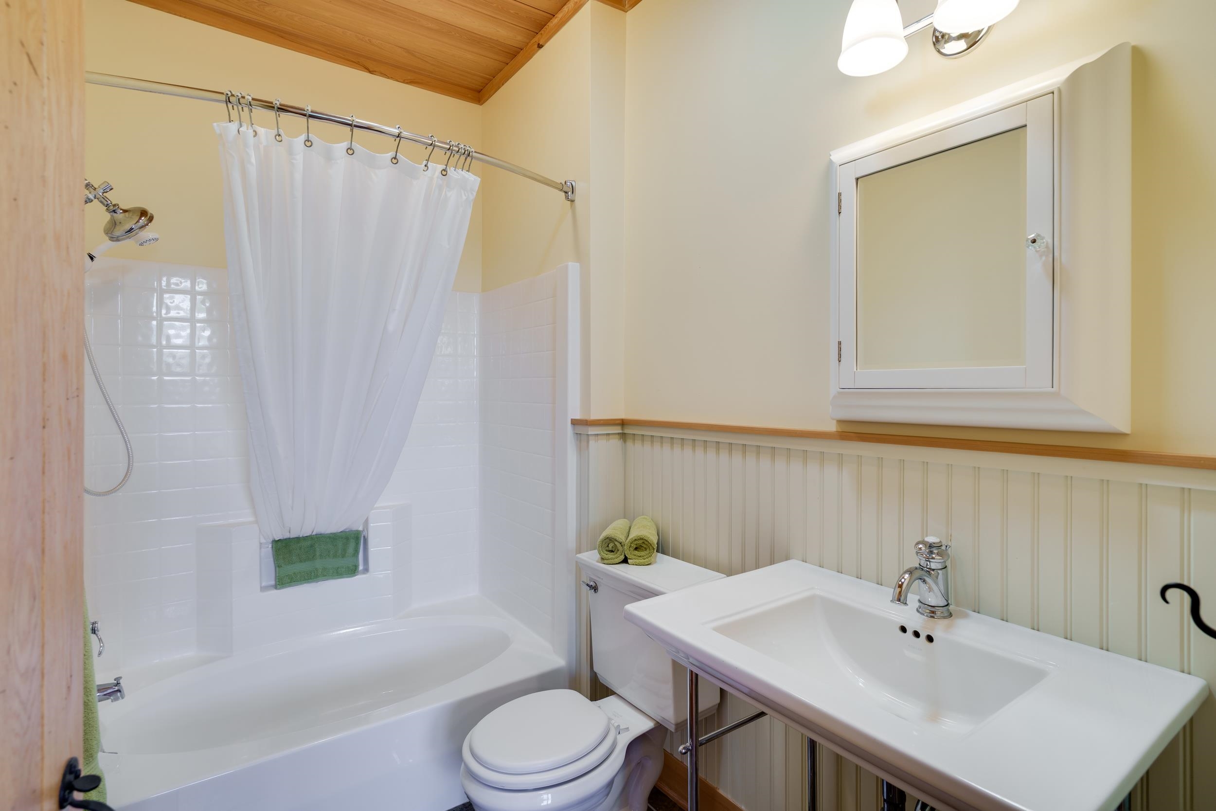 500 LOG CABIN LN, NEW MARKET, Virginia 22844, 3 Bedrooms Bedrooms, ,5 BathroomsBathrooms,Residential,500 LOG CABIN LN,667762 MLS # 667762