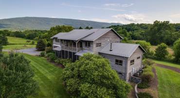 The Quail on the Creek Farm offers so much for everyone.  Peace and relaxation!  Situated on 58 acres.  Don't miss out.  Priced at recent true appraisal.