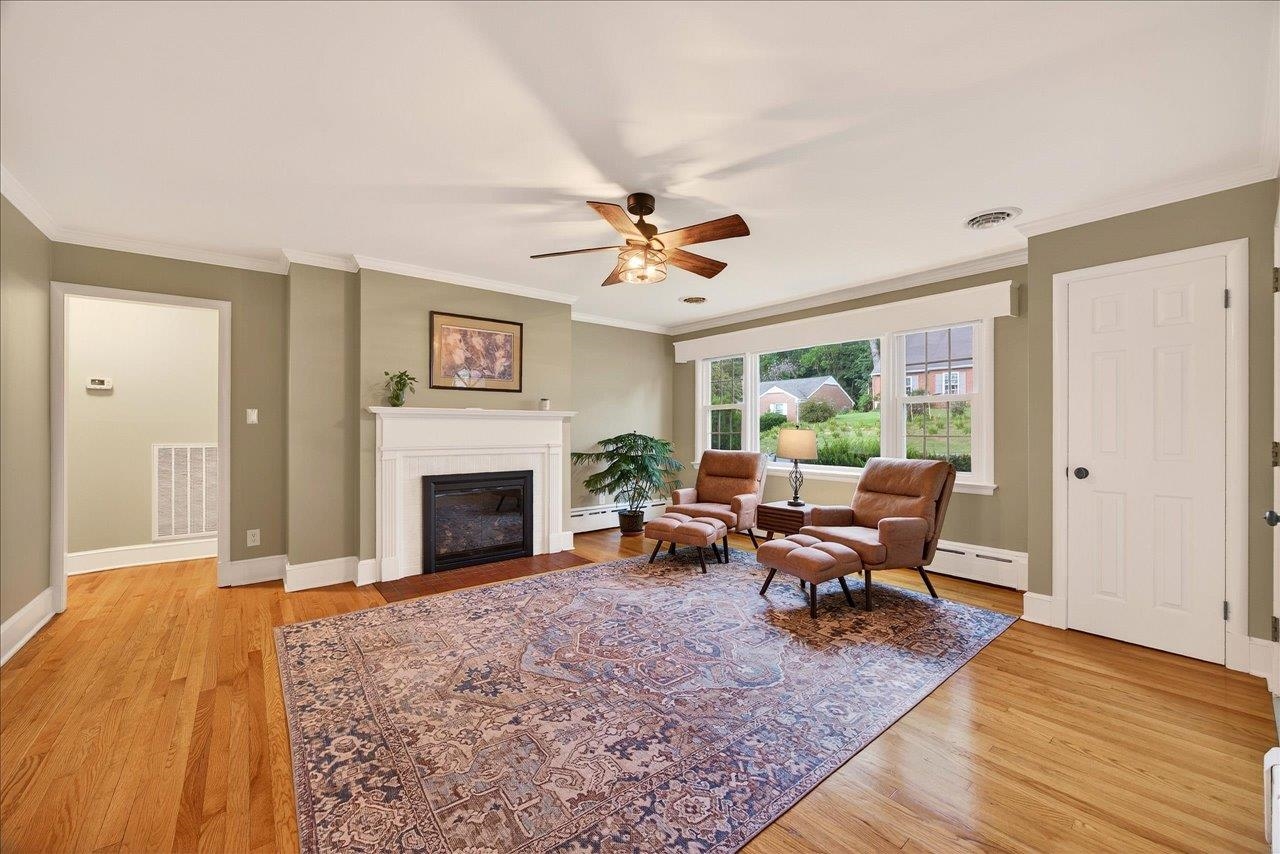 8 BELMONT DR, STAUNTON, Virginia 24401, 2 Bedrooms Bedrooms, ,2 BathroomsBathrooms,Residential,8 BELMONT DR,667982 MLS # 667982