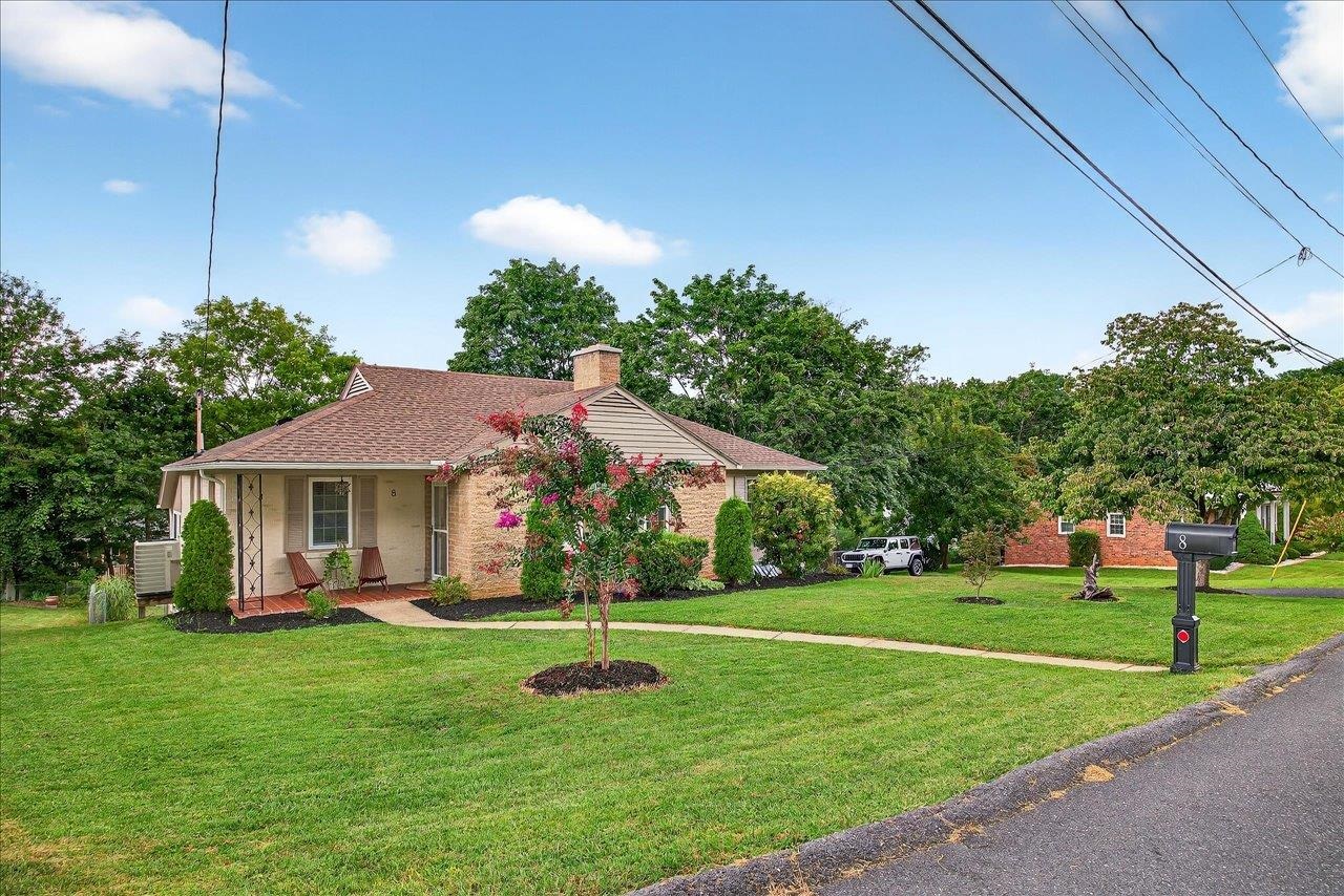 8 BELMONT DR, STAUNTON, Virginia 24401, 2 Bedrooms Bedrooms, ,2 BathroomsBathrooms,Residential,8 BELMONT DR,667982 MLS # 667982